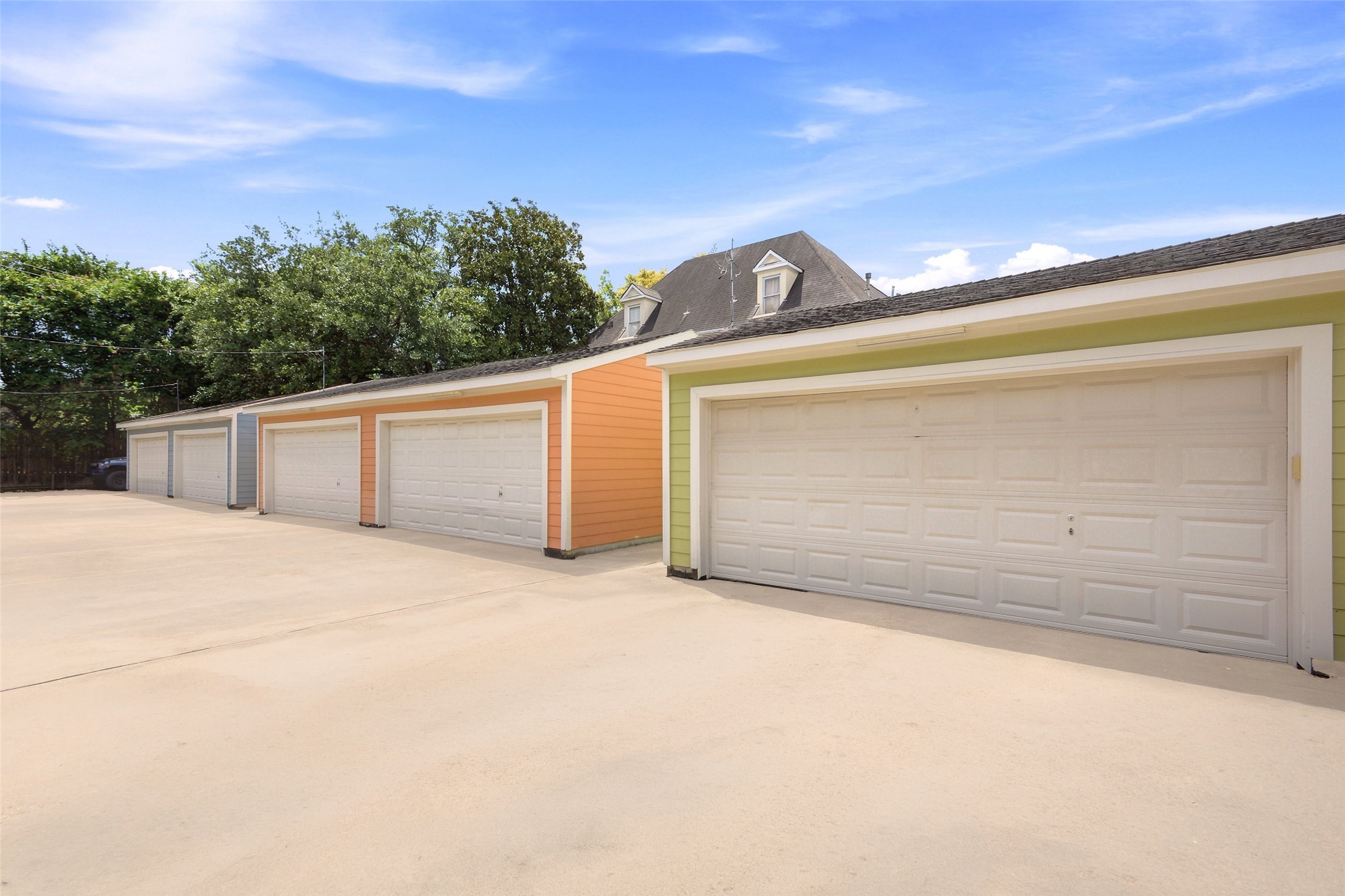 2409 2409 North Blvd A Property Photo 20