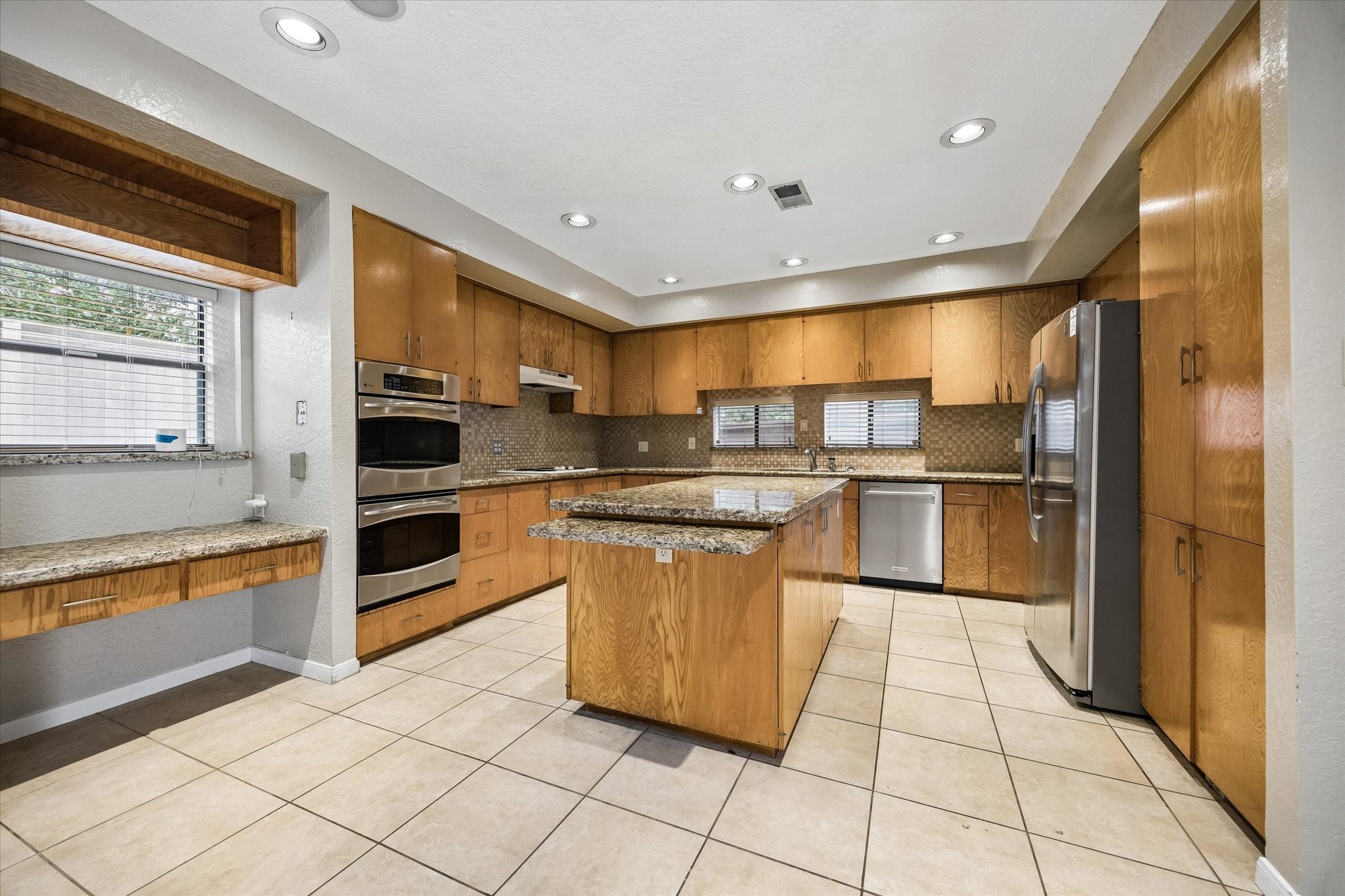 7706 Portal Drive Property Photo 4
