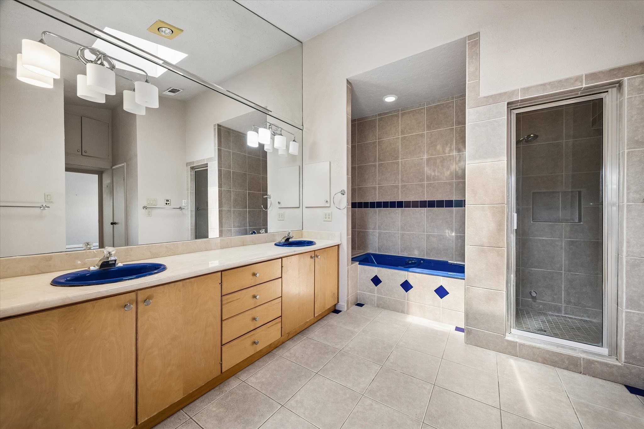 7706 Portal Drive Property Photo 6