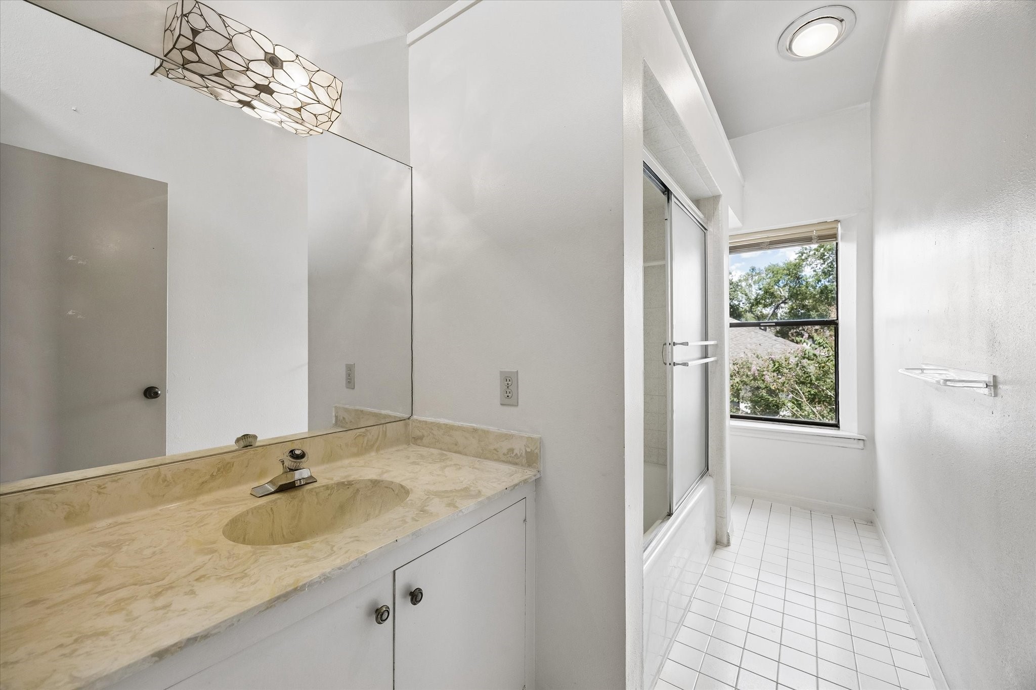 7706 Portal Drive Property Photo 9
