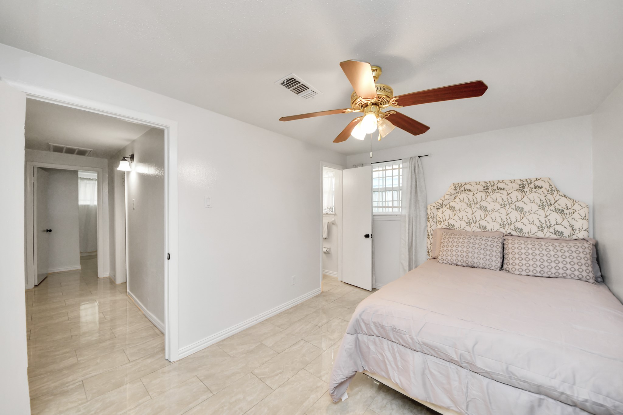 9422 Pipestone Street Property Photo 22