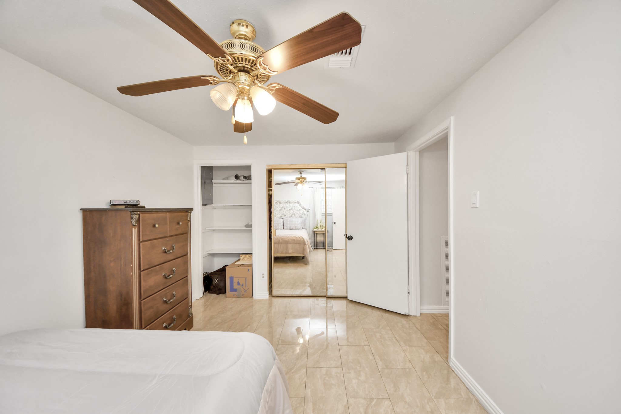 9422 Pipestone Street Property Photo 23