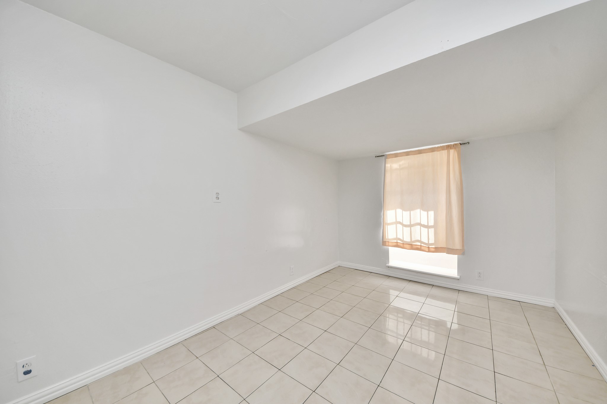 9422 Pipestone Street Property Photo 31