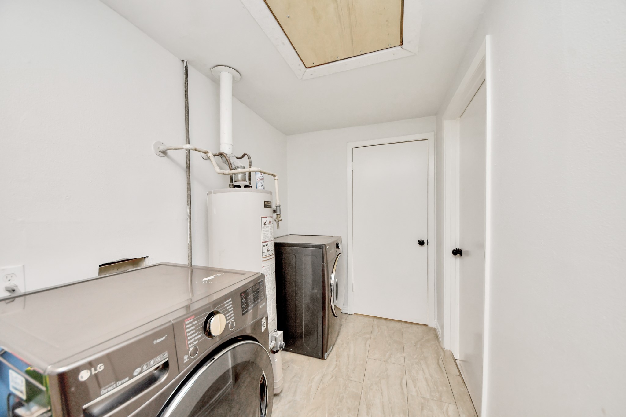 9422 Pipestone Street Property Photo 33