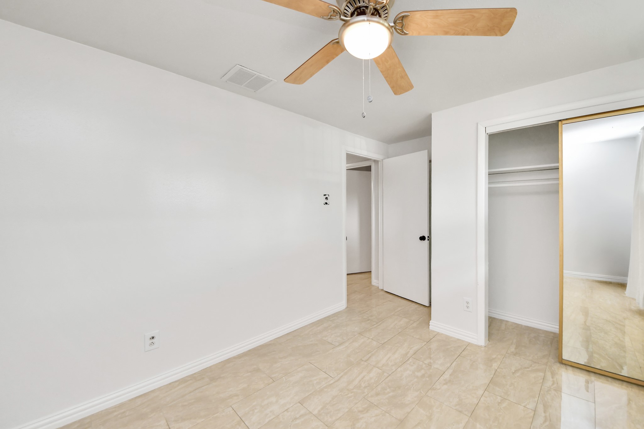 9422 Pipestone Street Property Photo 37