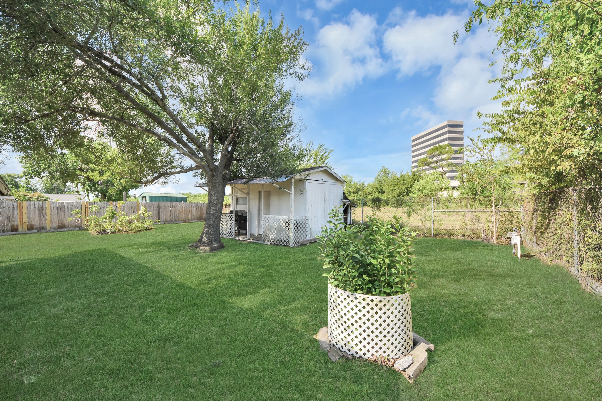 9422 Pipestone Street Property Photo 45
