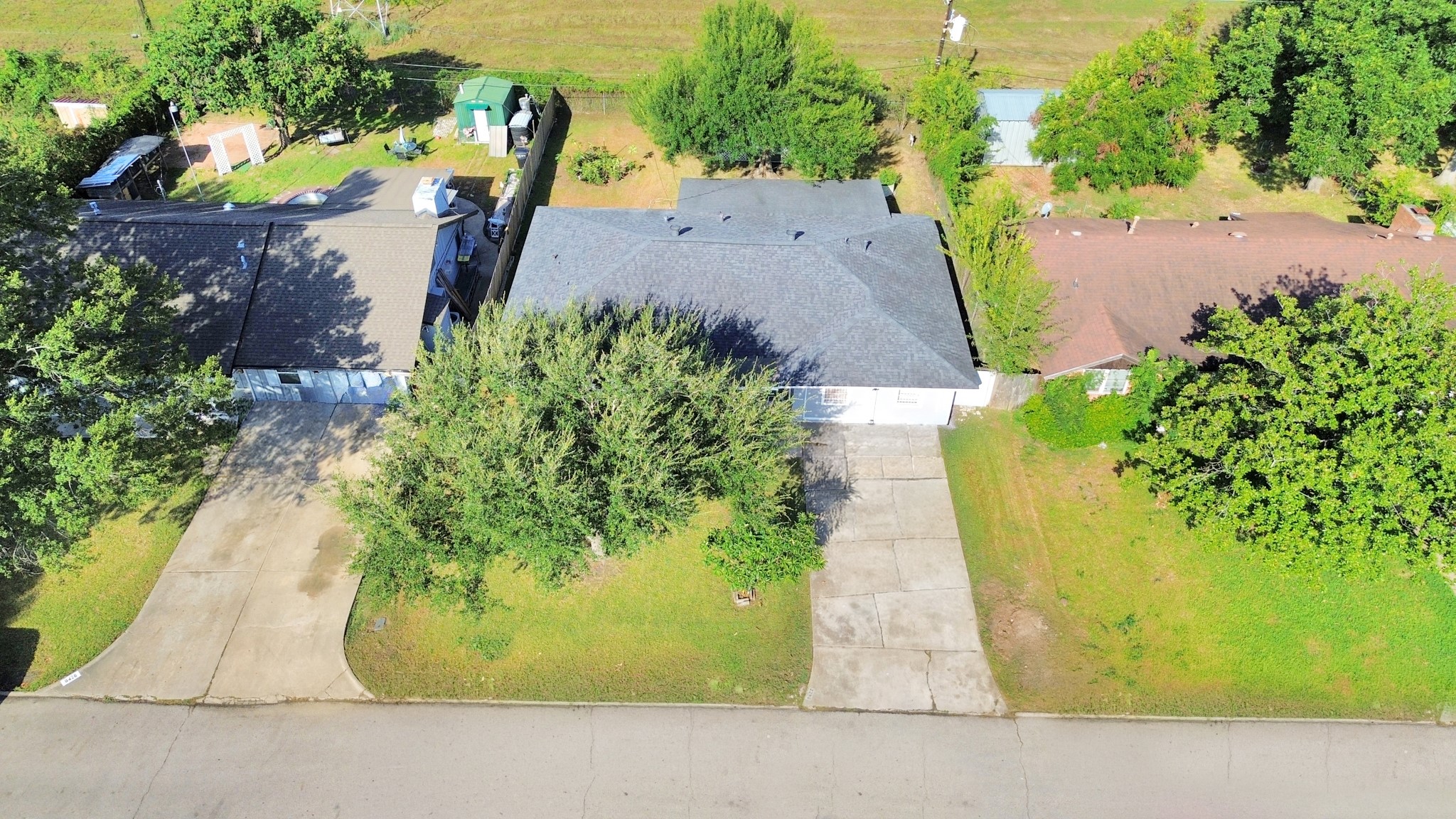 9422 Pipestone Street Property Photo 46