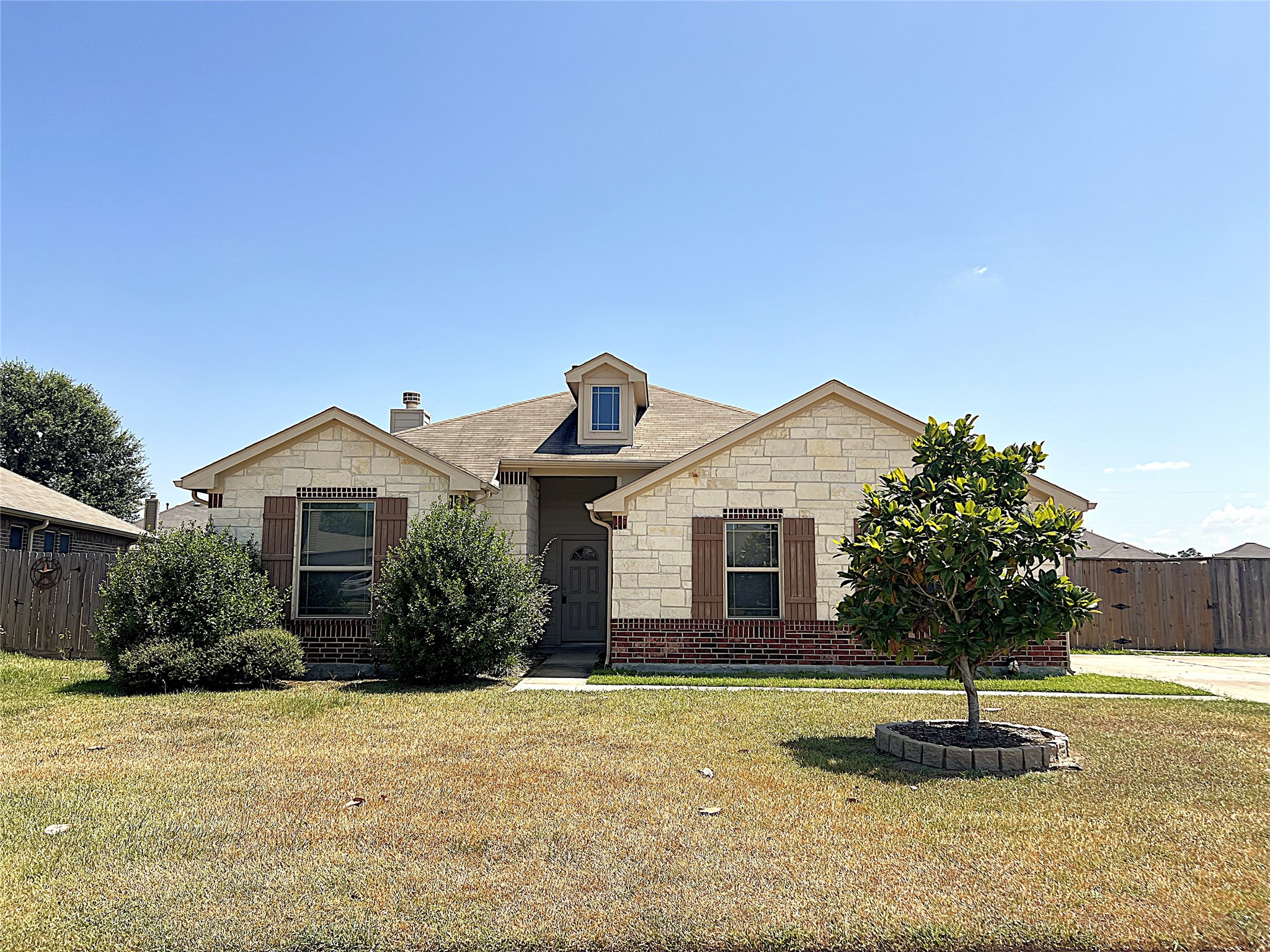 96 Jessica Drive Property Photo 1