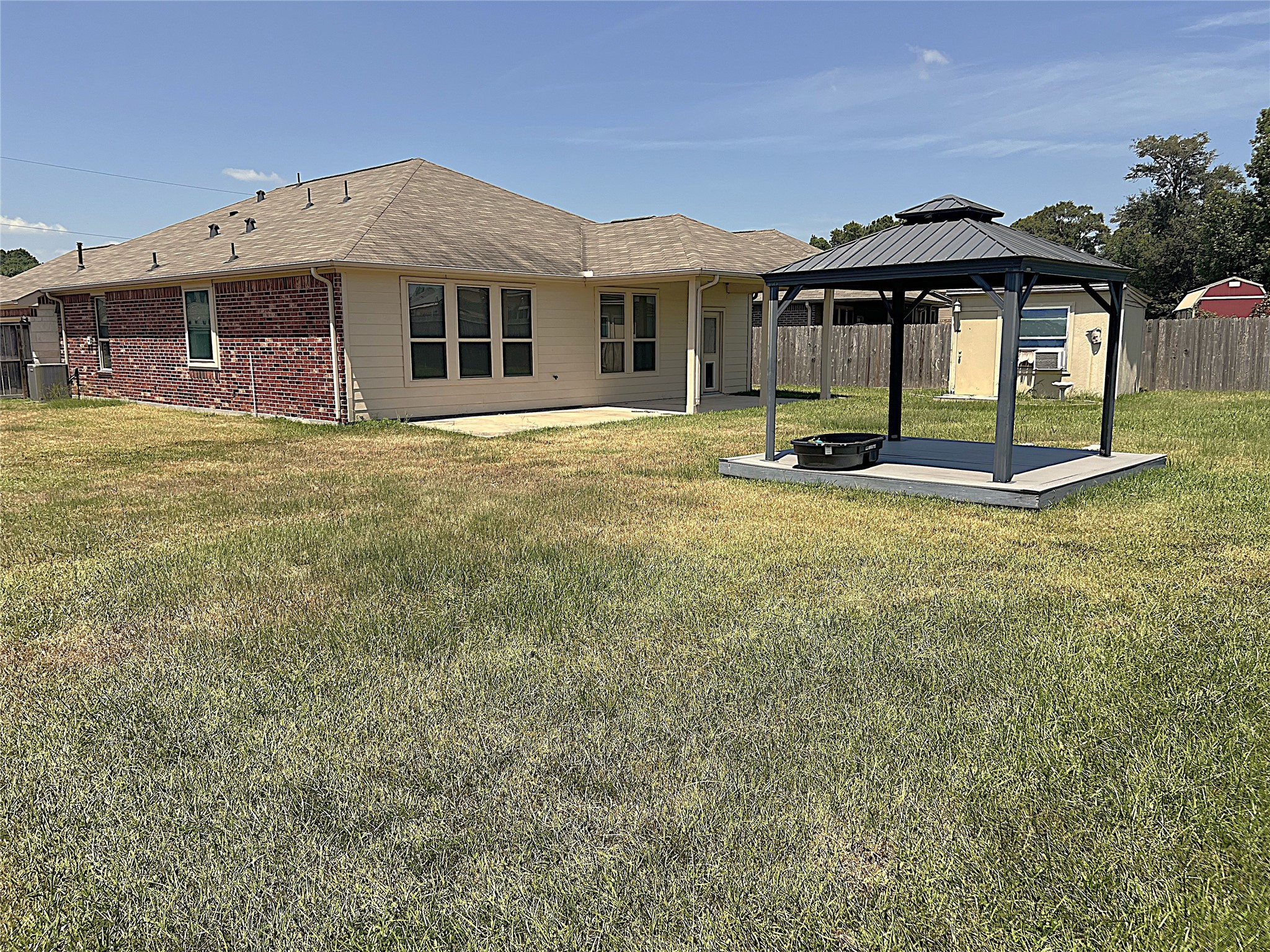 96 Jessica Drive Property Photo 30