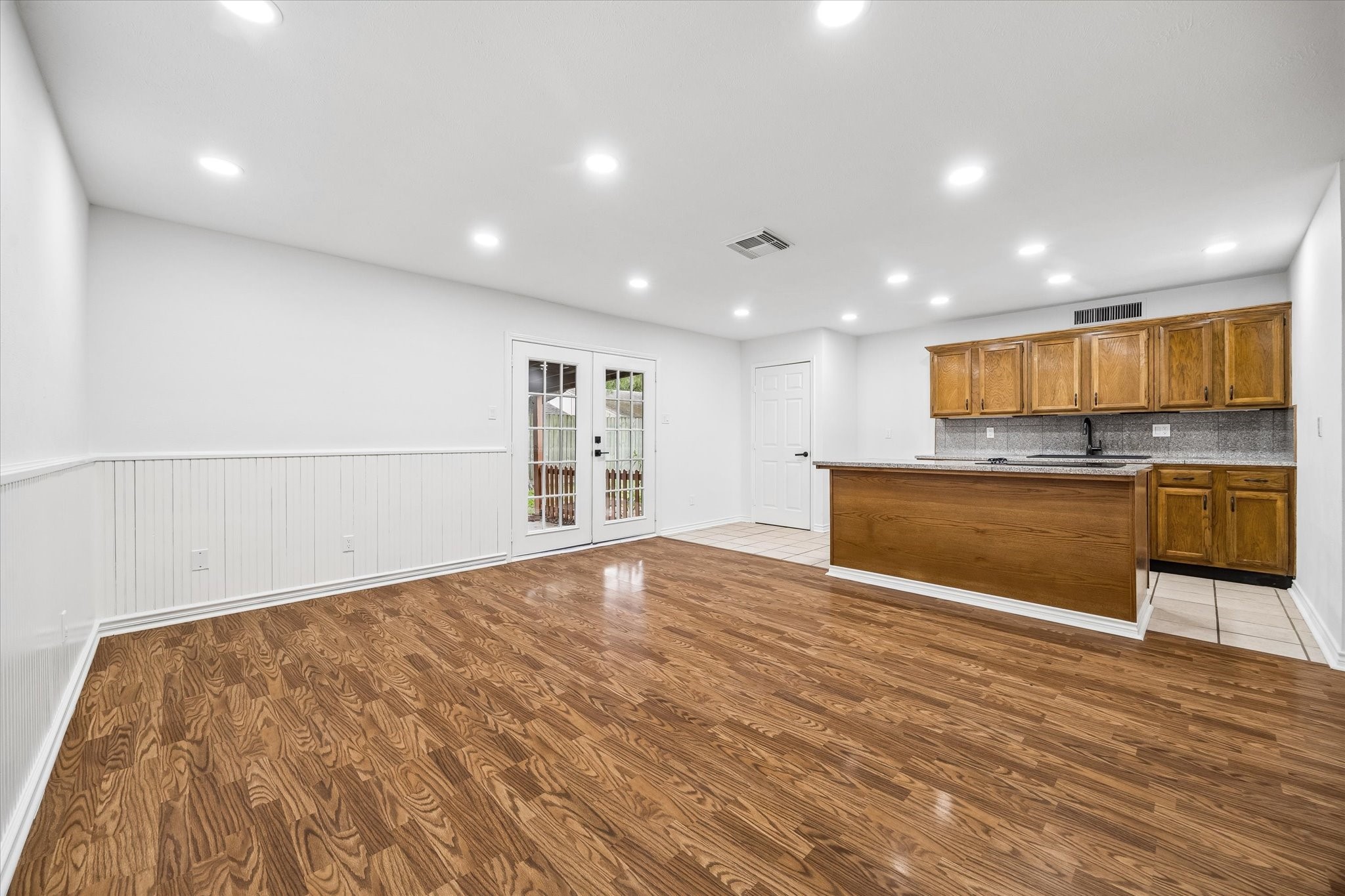 6830 Pickett Drive Property Photo 9