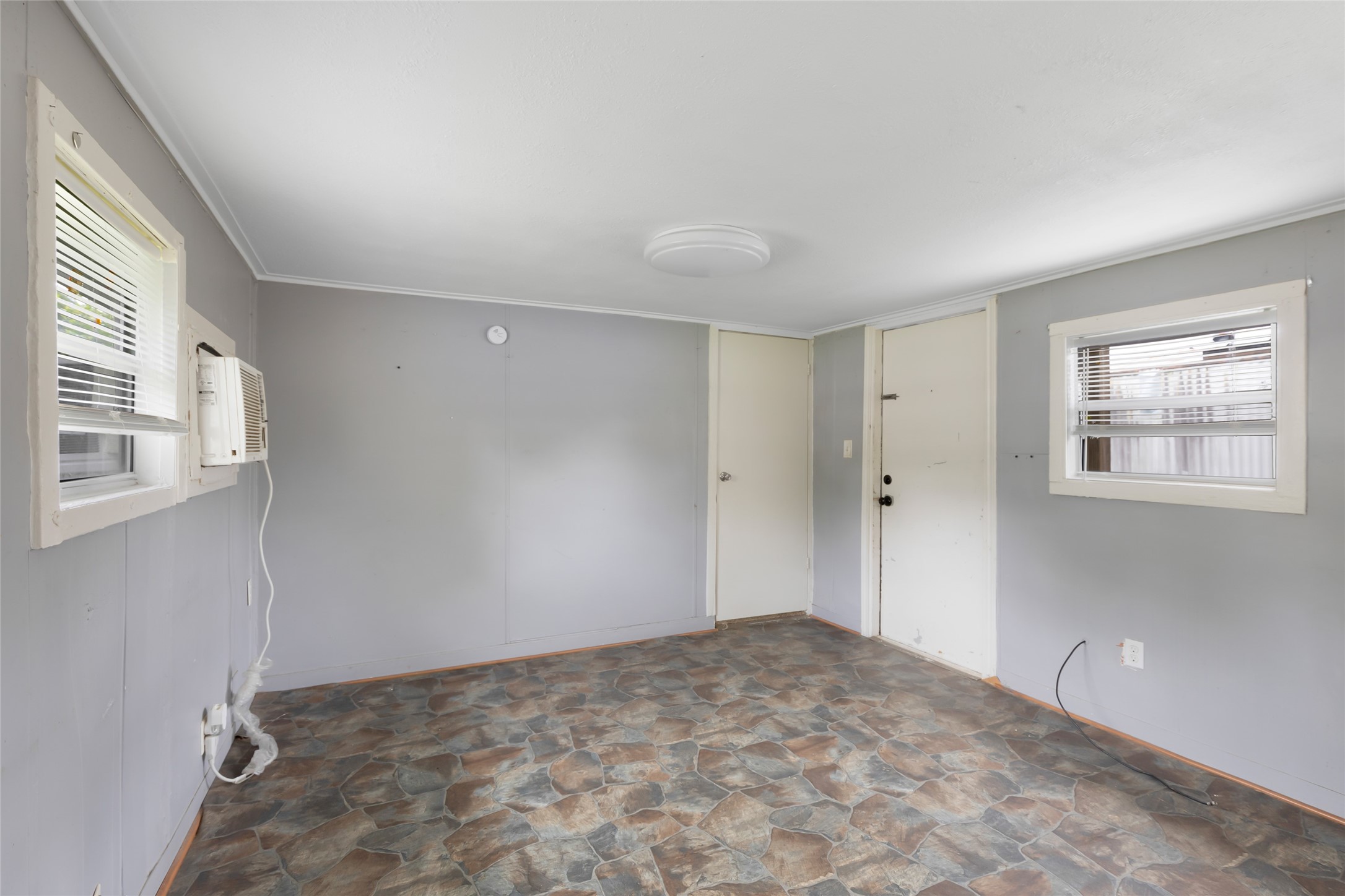 10821 Highway 150, 19 Property Photo 5