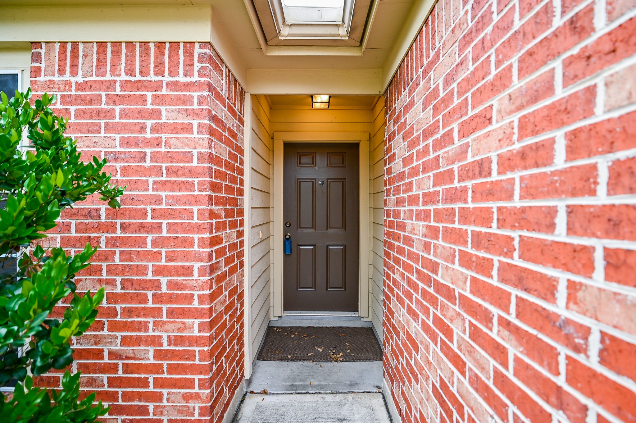 2106 Castle Gardens Lane Property Photo 4