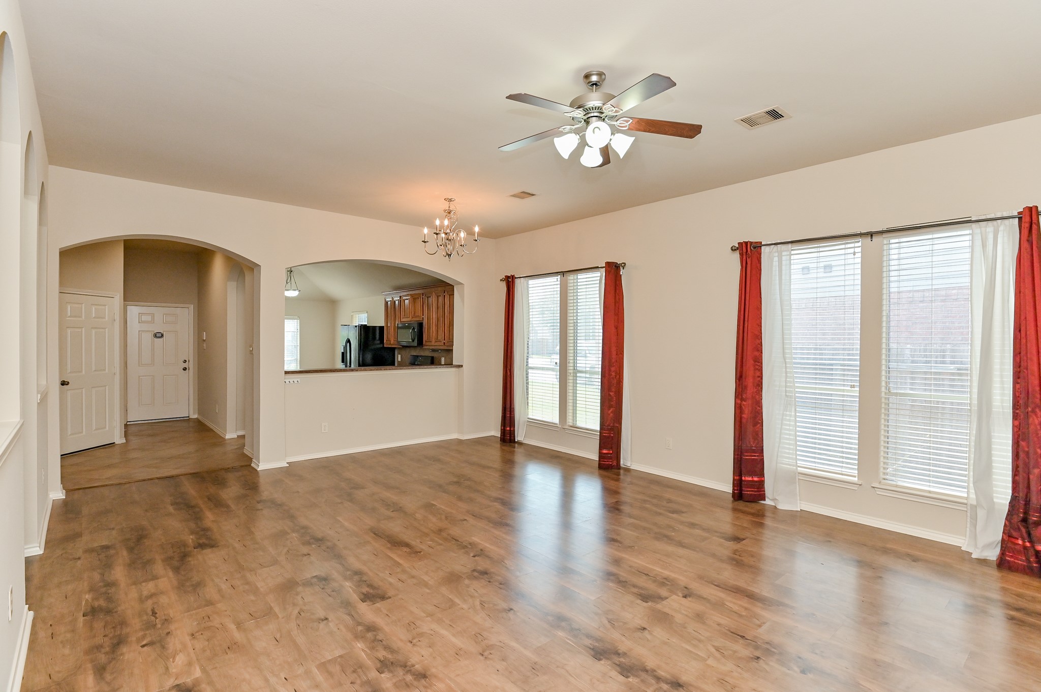 2106 Castle Gardens Lane Property Photo 6