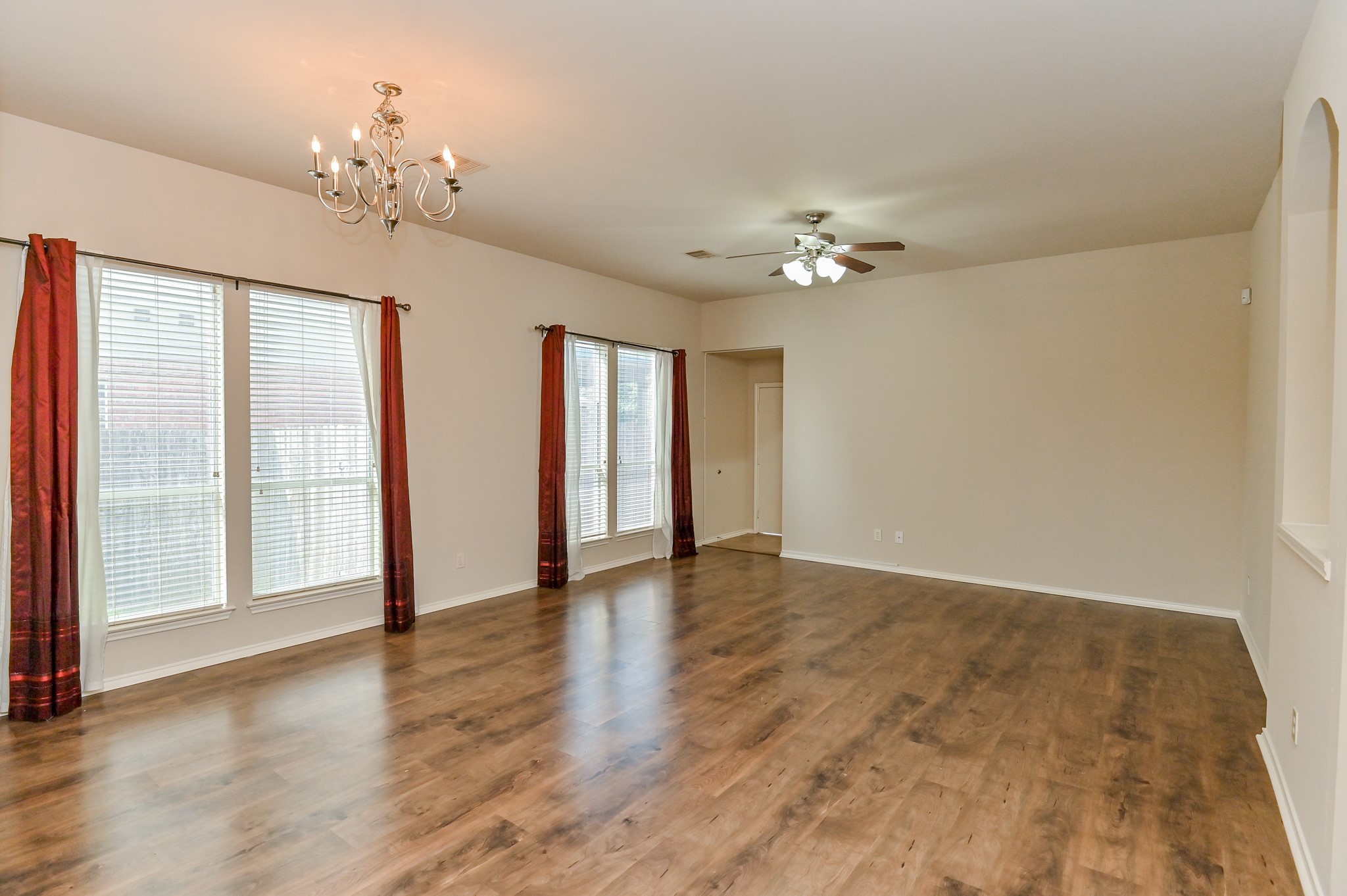 2106 Castle Gardens Lane Property Photo 9