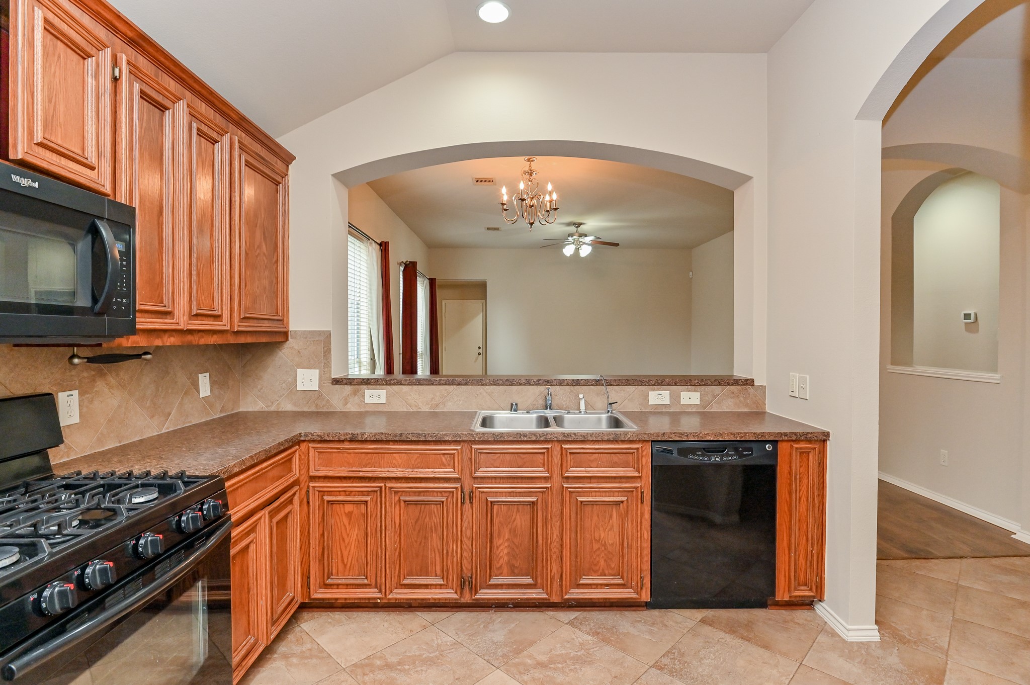 2106 Castle Gardens Lane Property Photo 11
