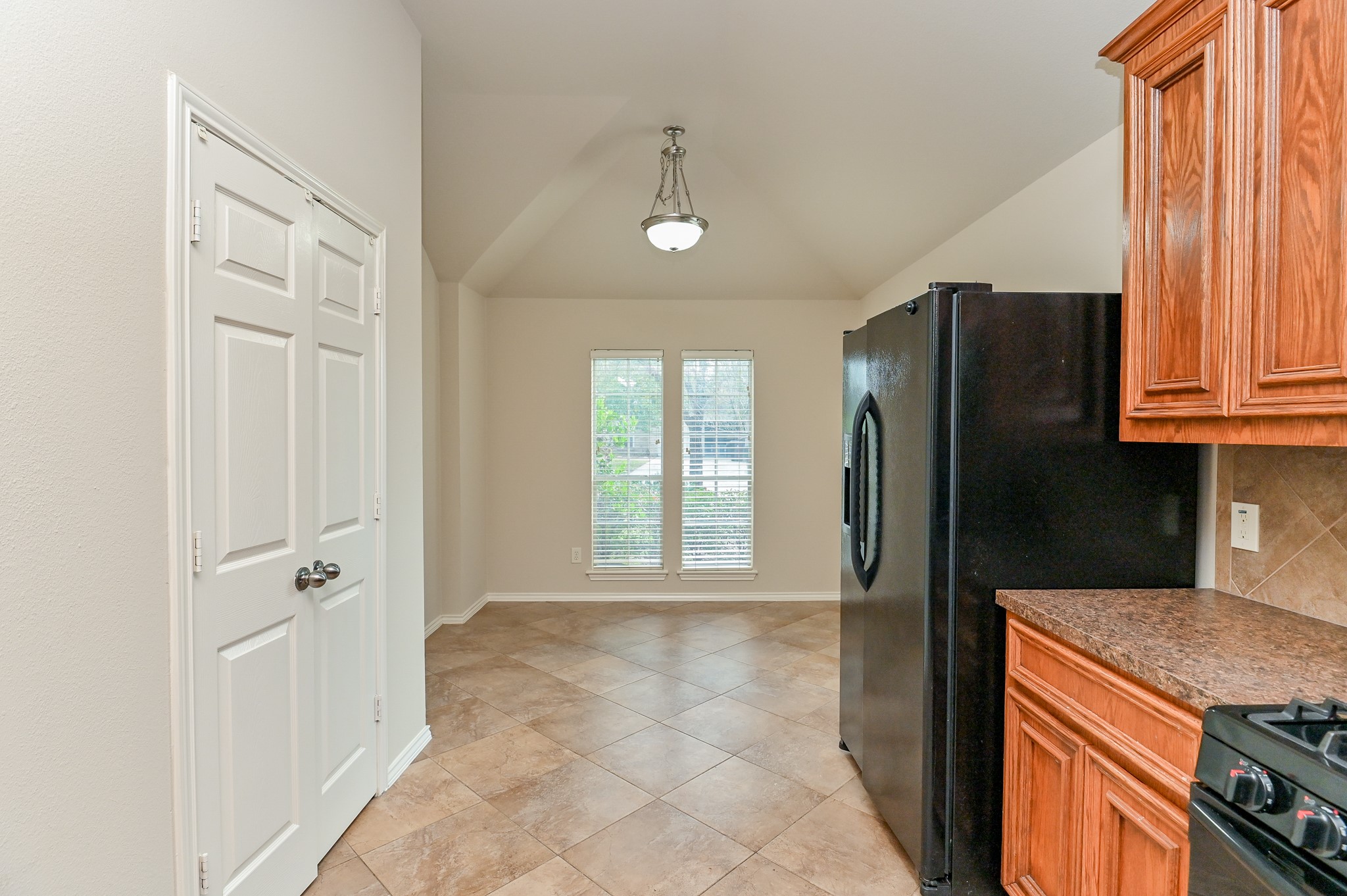 2106 Castle Gardens Lane Property Photo 13