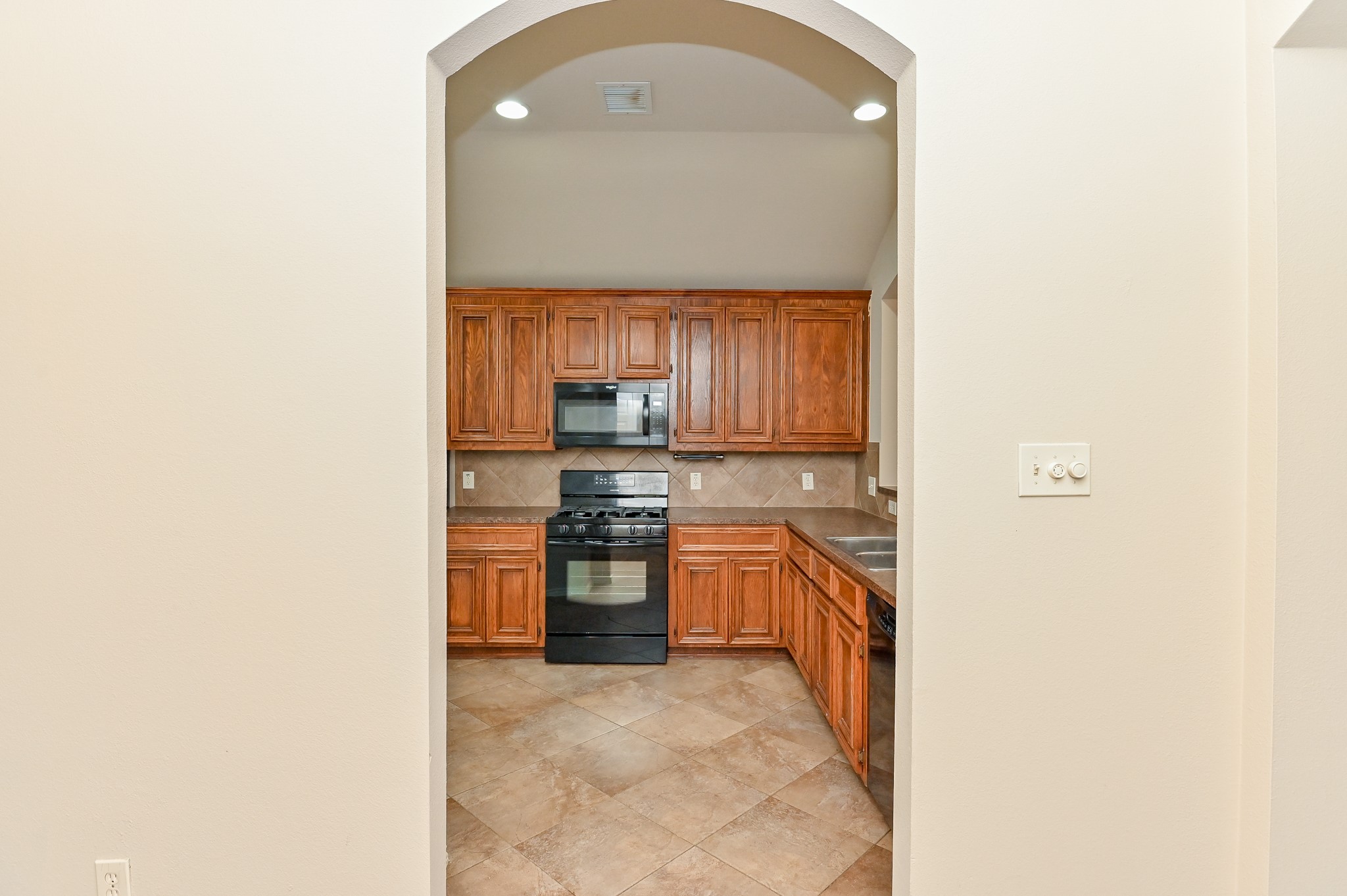 2106 Castle Gardens Lane Property Photo 14