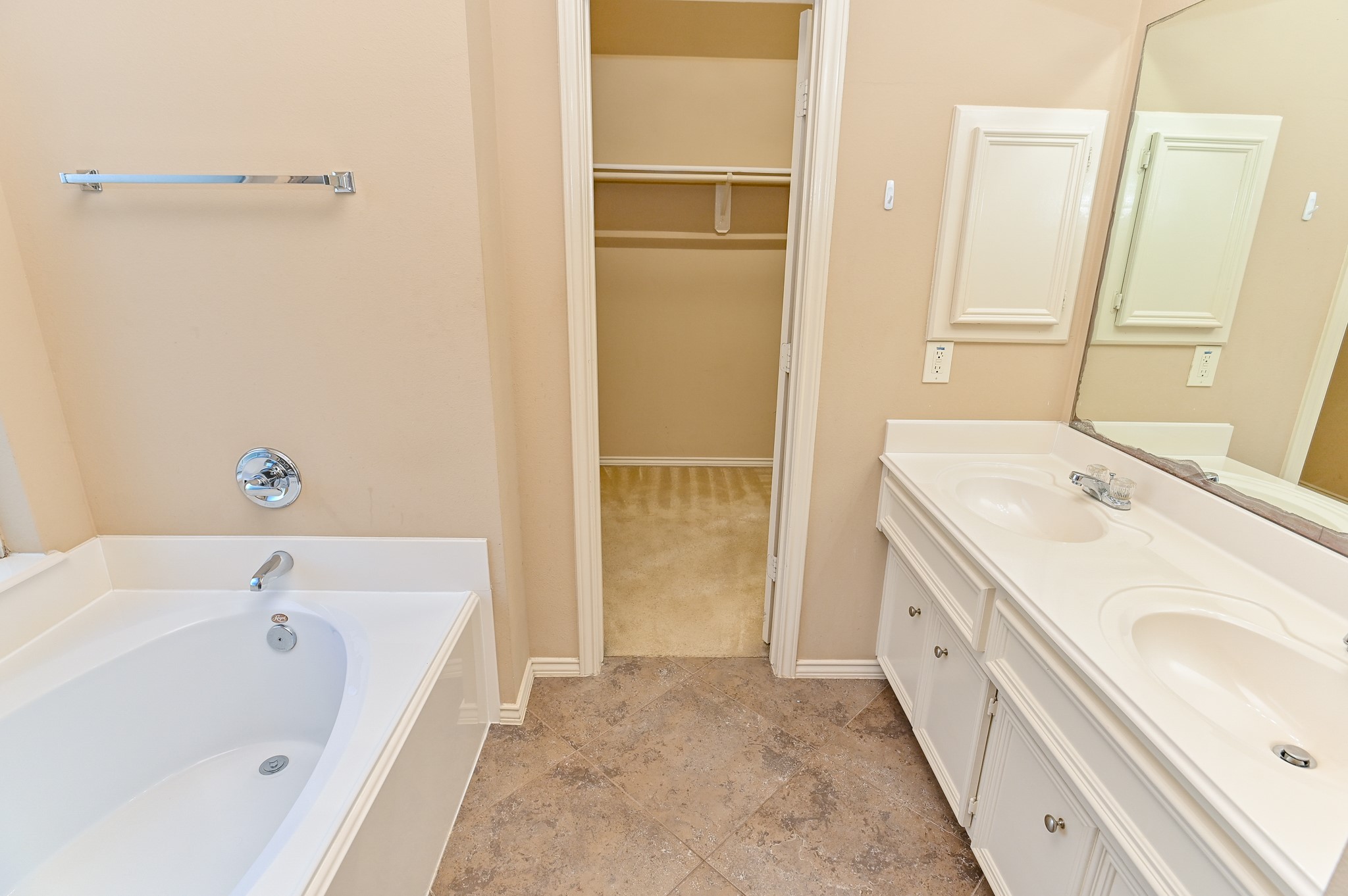 2106 Castle Gardens Lane Property Photo 22