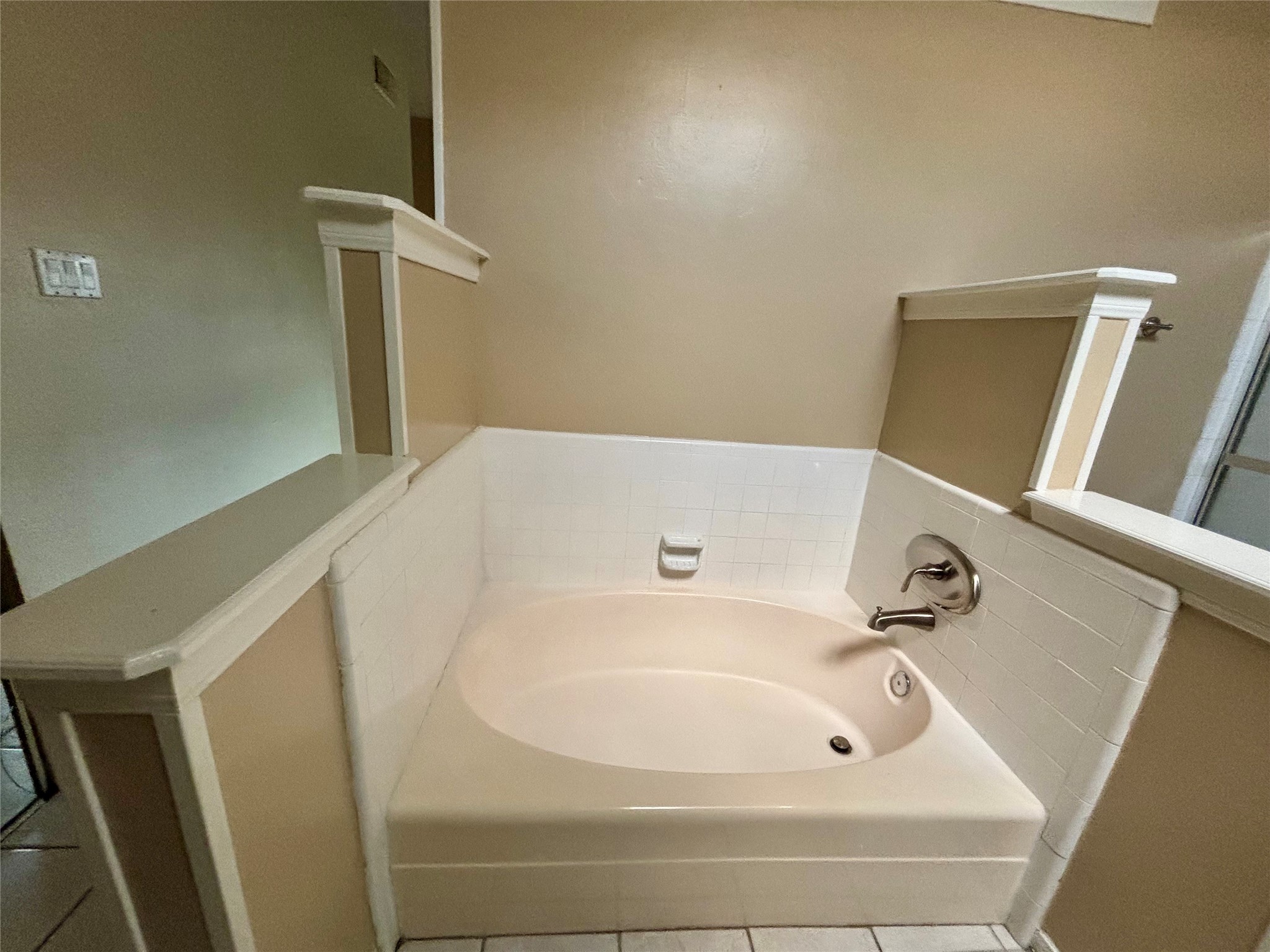12702 Meadway Court Property Photo 6