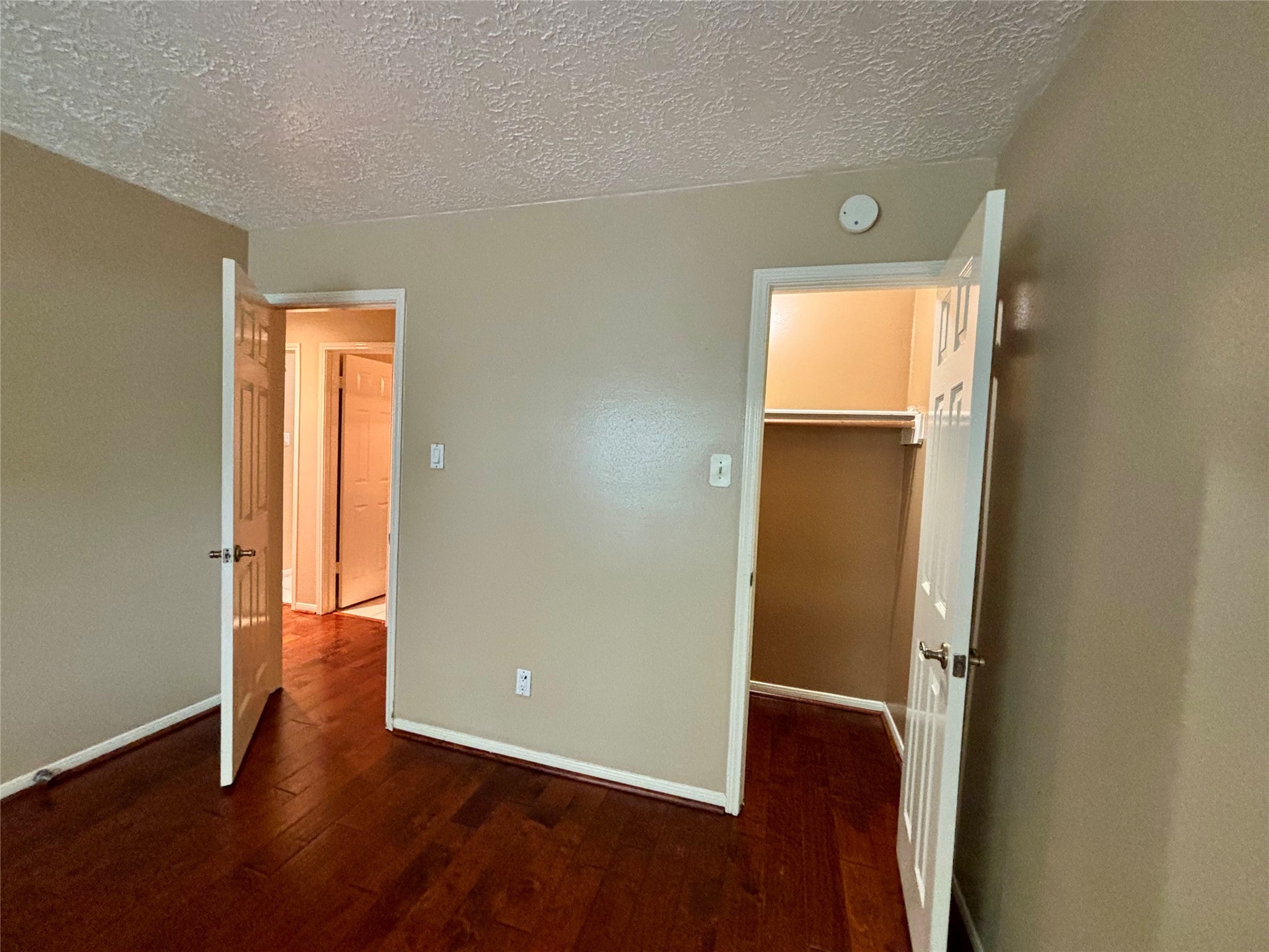 12702 Meadway Court Property Photo 8