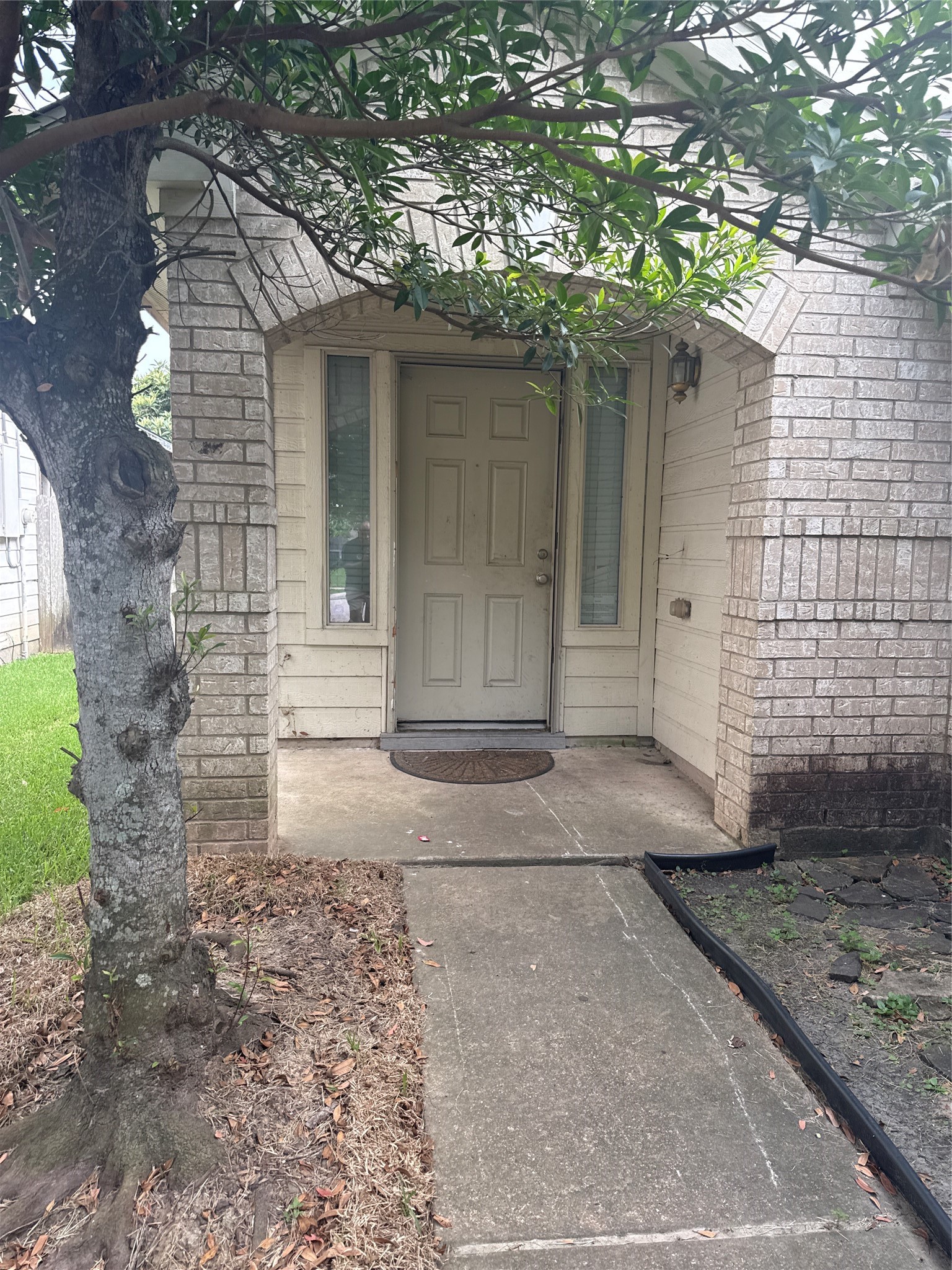 4007 Pepperstone Court Property Photo 2