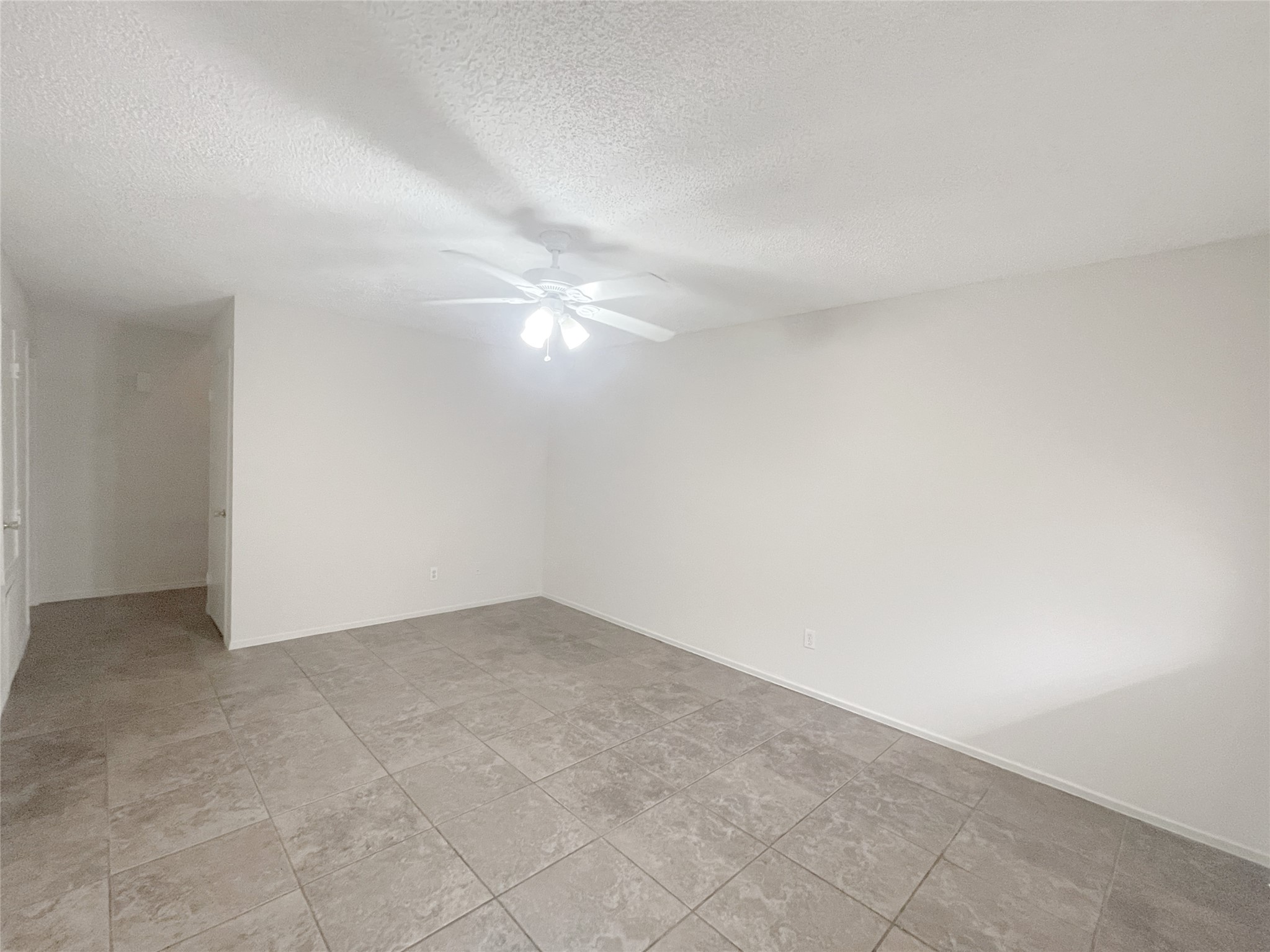 12023 Greenwood Forest Drive B Property Photo 4