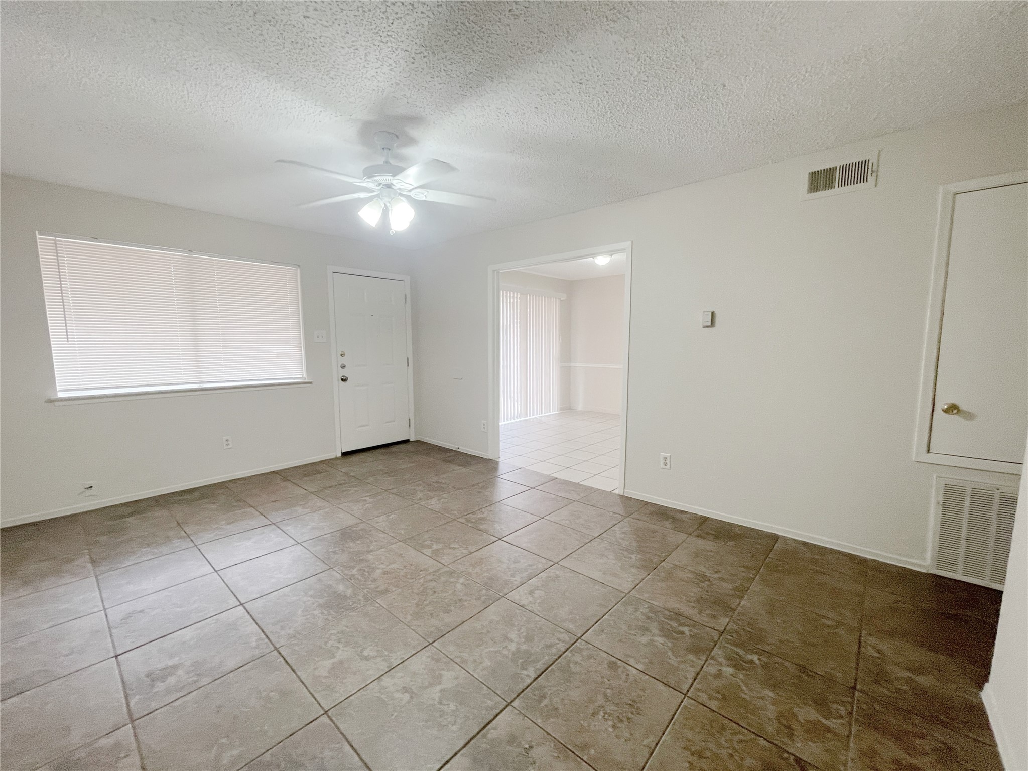 12023 Greenwood Forest Drive B Property Photo 5