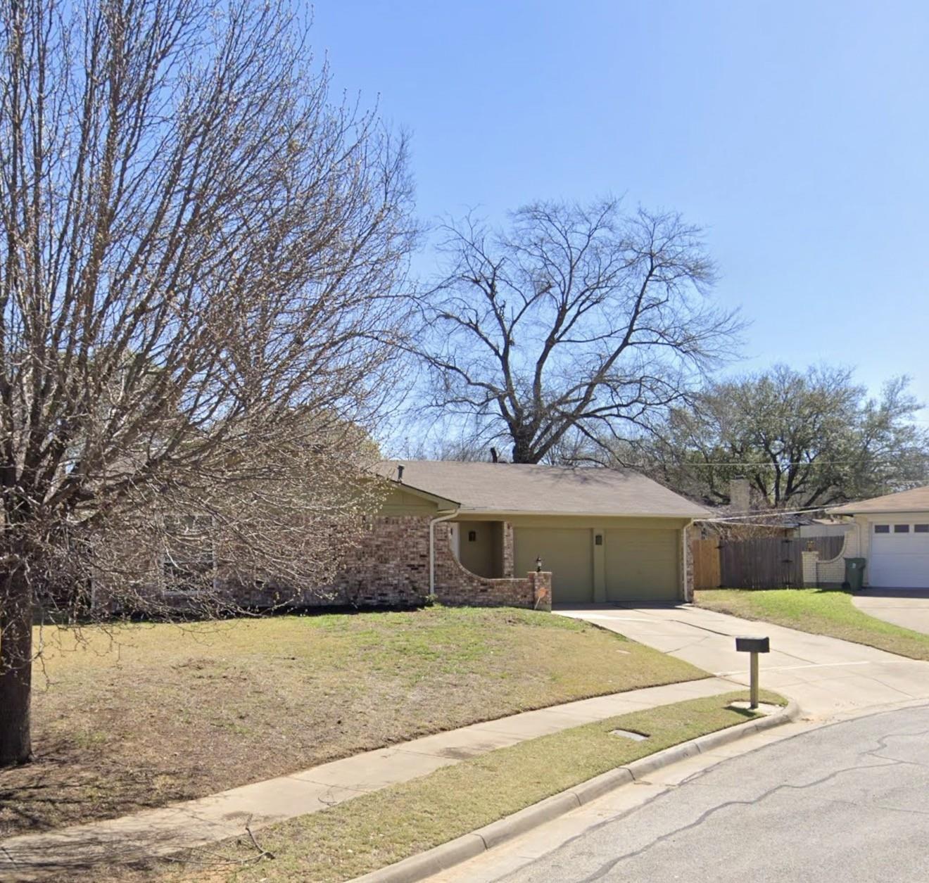 905 Kristin Court Property Photo 3