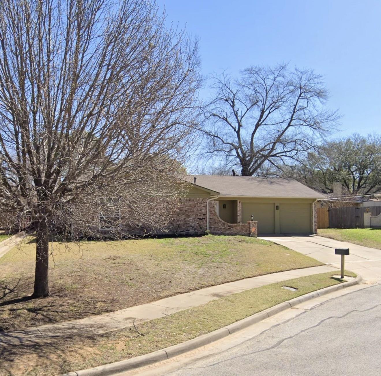 905 Kristin Court Property Photo 4