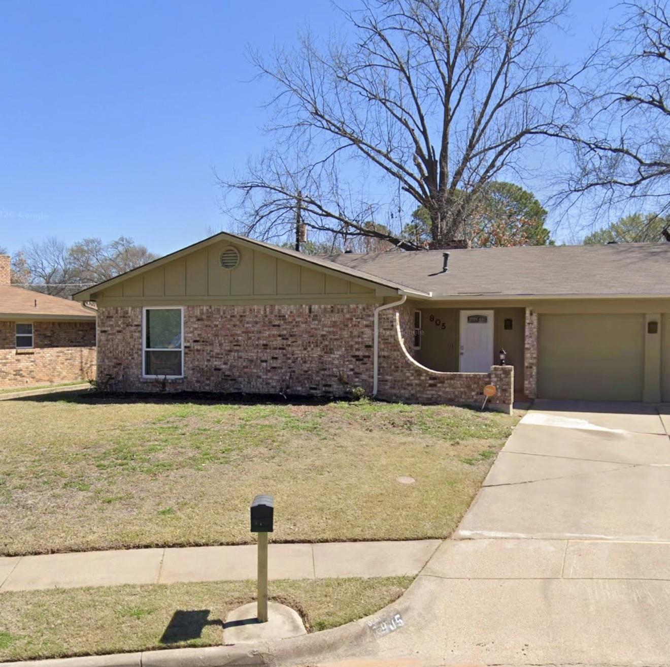 905 Kristin Court Property Photo 5