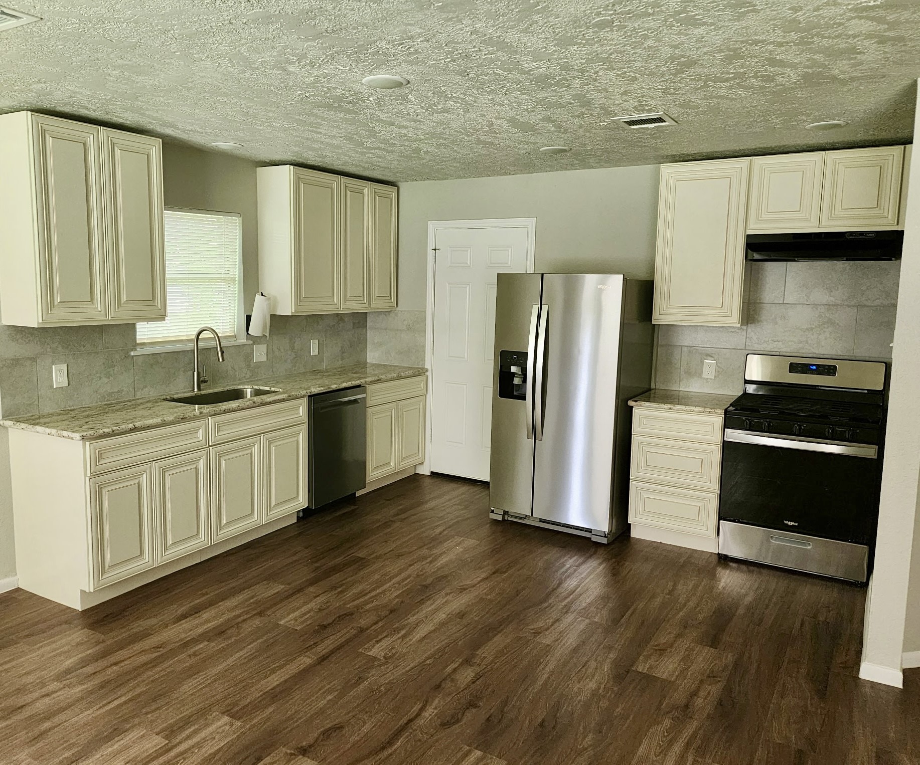 3860 Jasmine Drive Property Photo 3