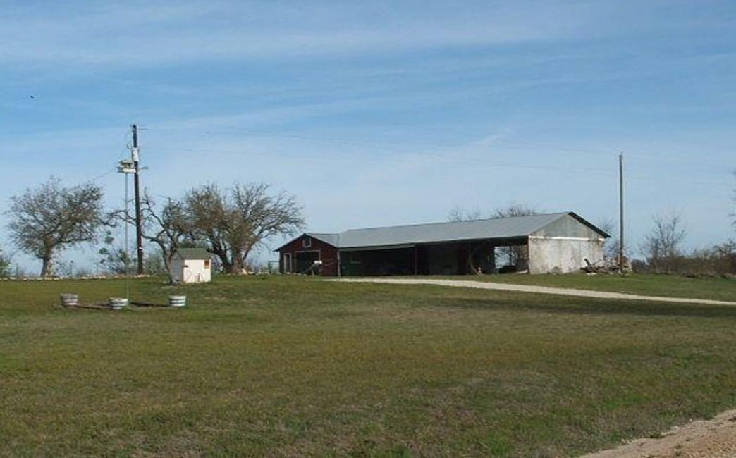 1400 County Road 250 Property Photo 4
