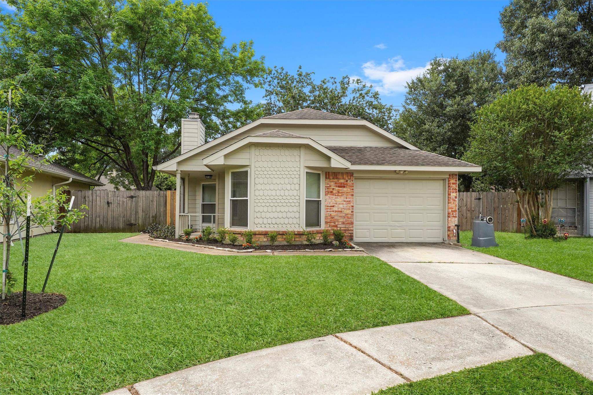 9335 Crescent Moon Drive Property Photo 1