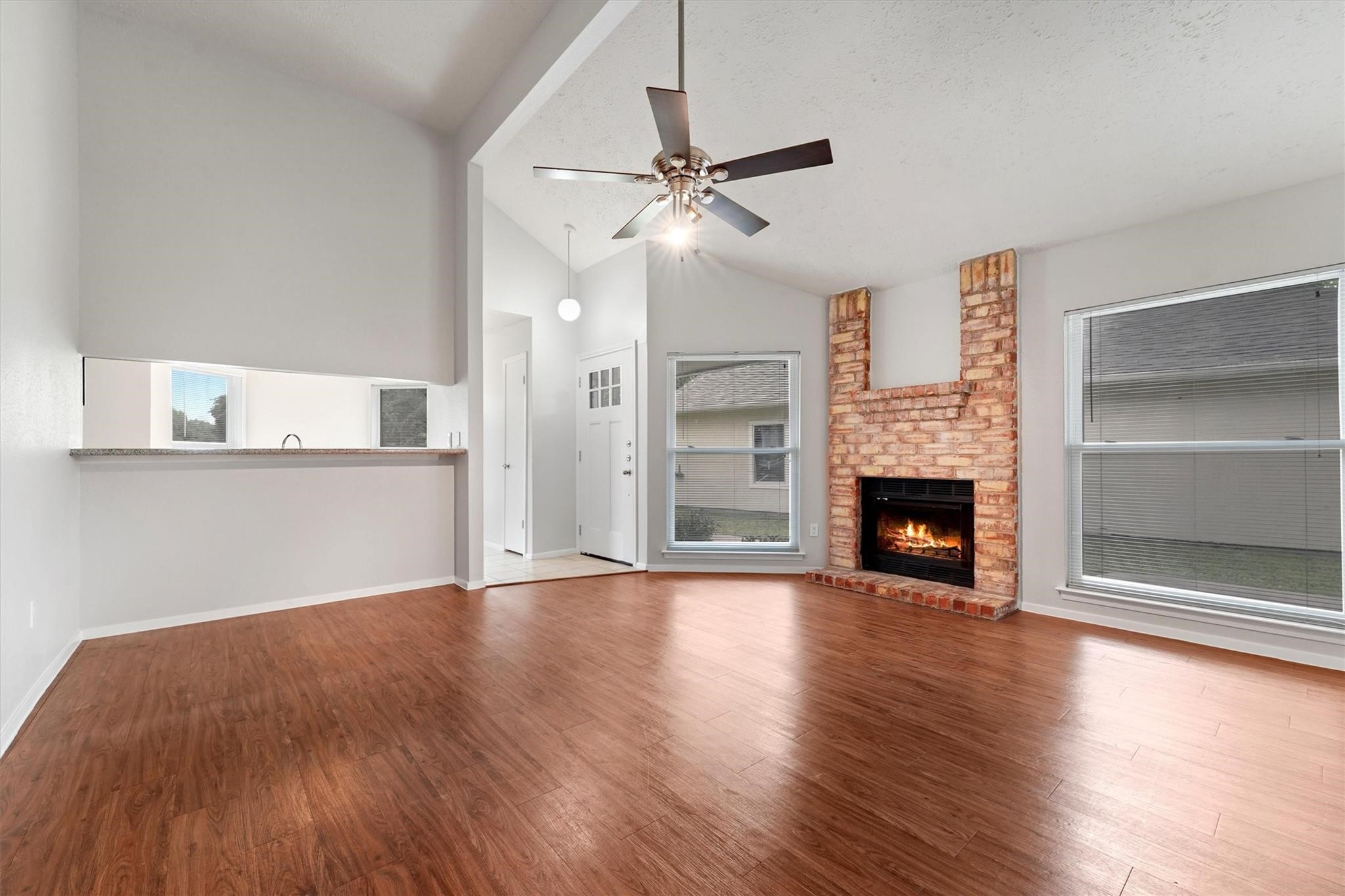 9335 Crescent Moon Drive Property Photo 3