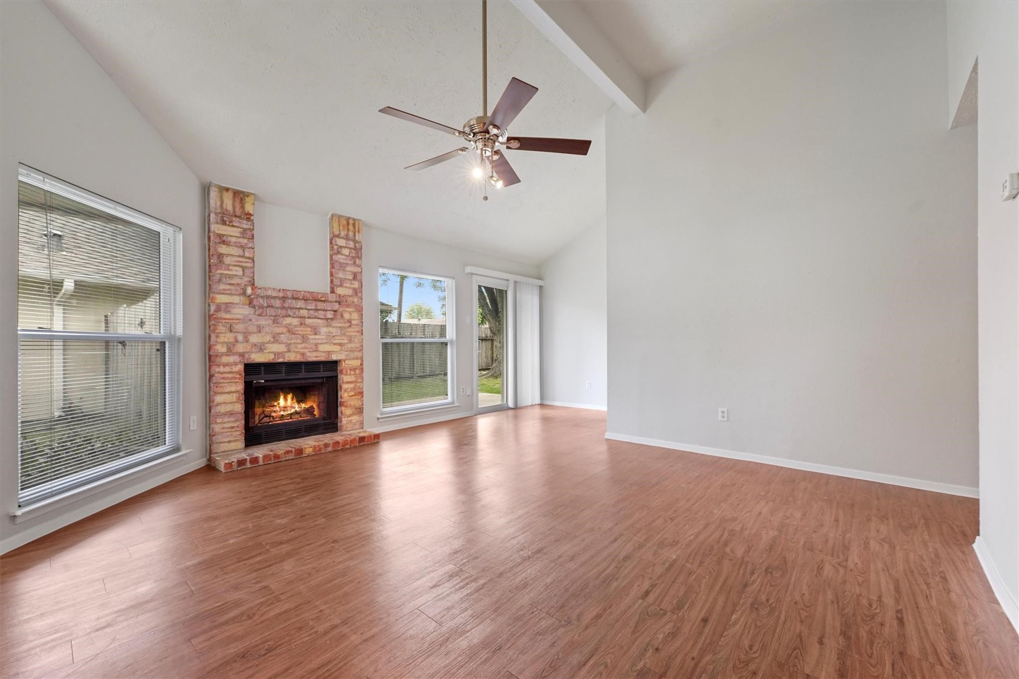 9335 Crescent Moon Drive Property Photo 4