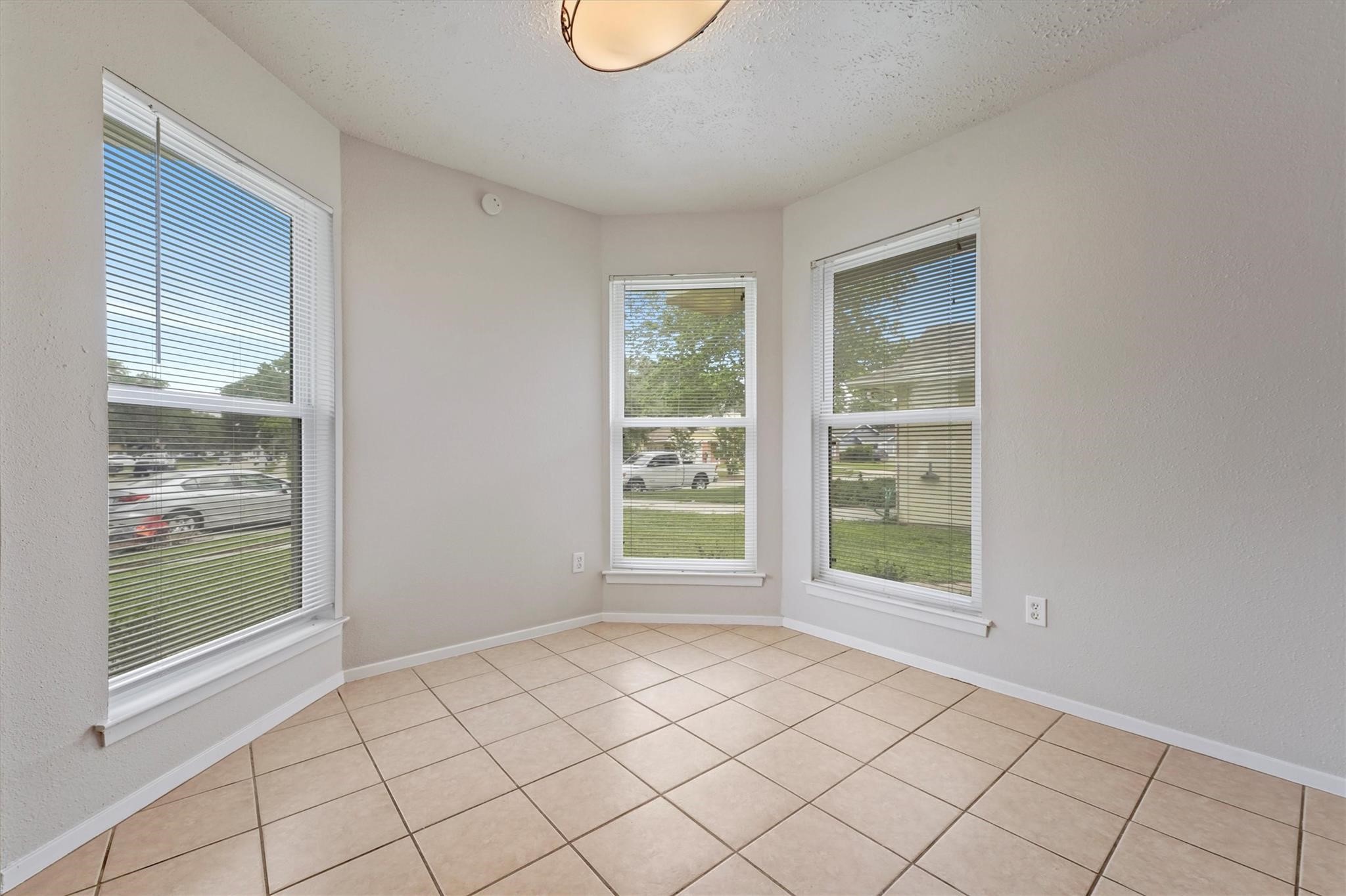 9335 Crescent Moon Drive Property Photo 8