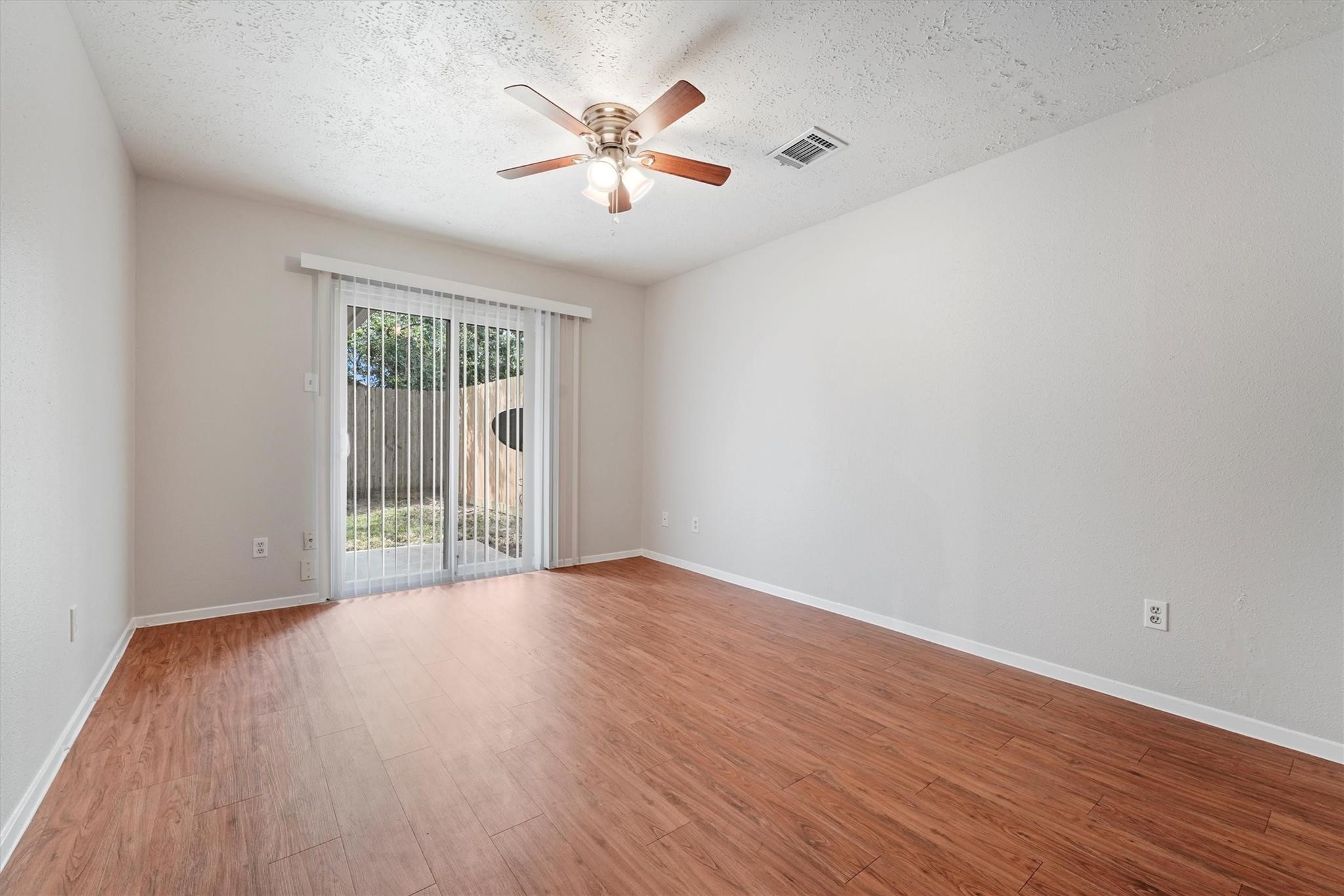 9335 Crescent Moon Drive Property Photo 9
