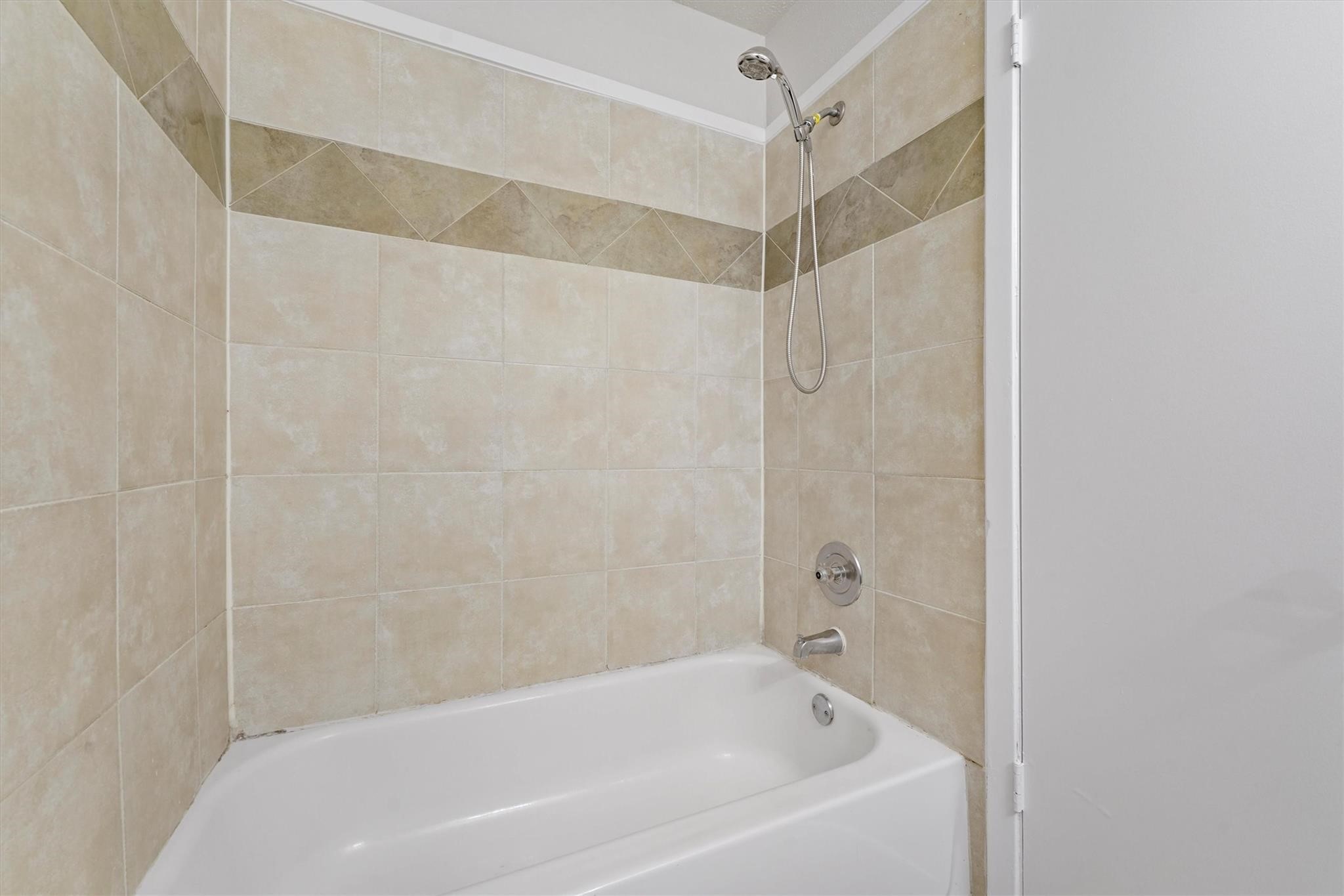 9335 Crescent Moon Drive Property Photo 12