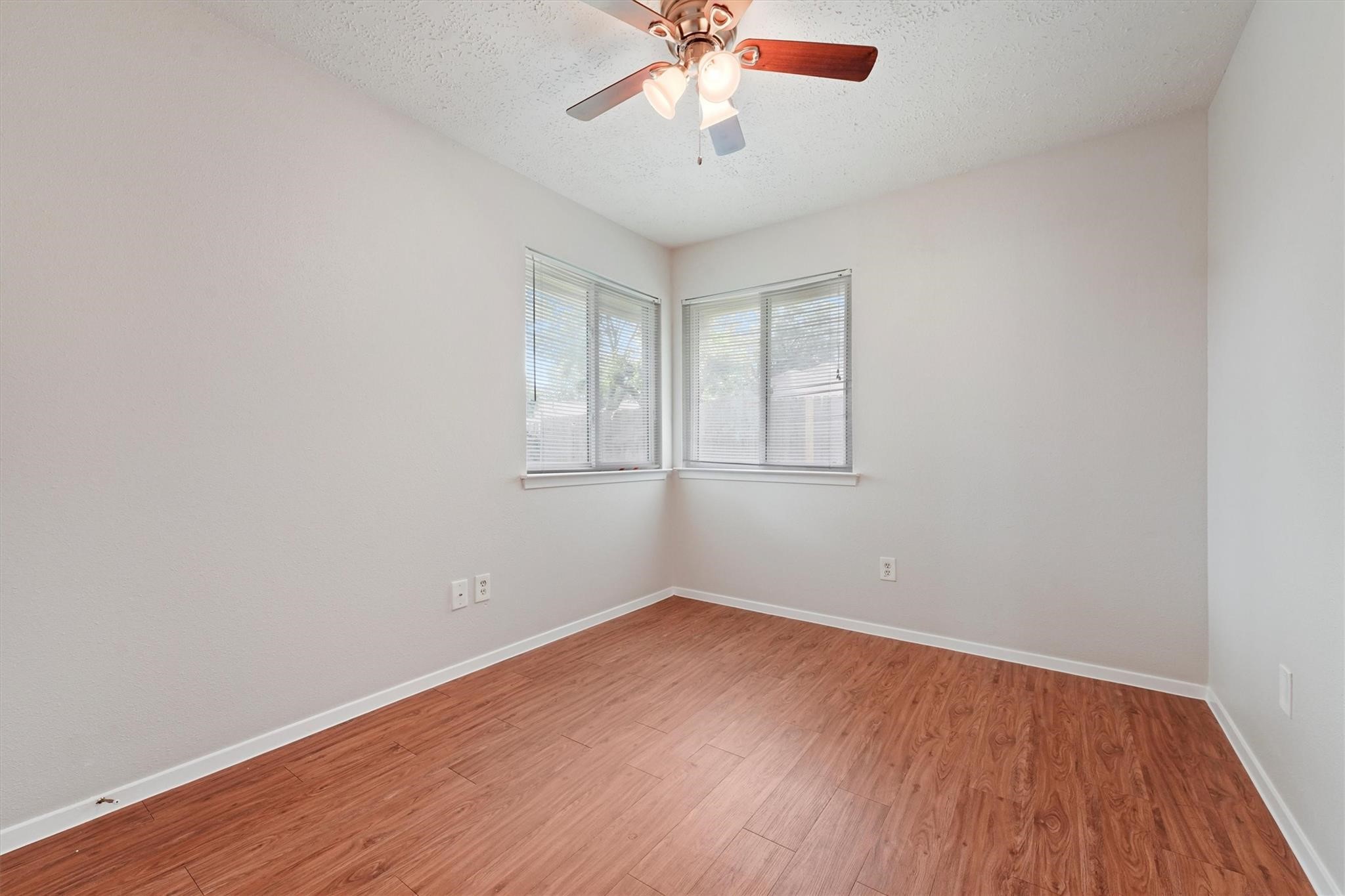 9335 Crescent Moon Drive Property Photo 14