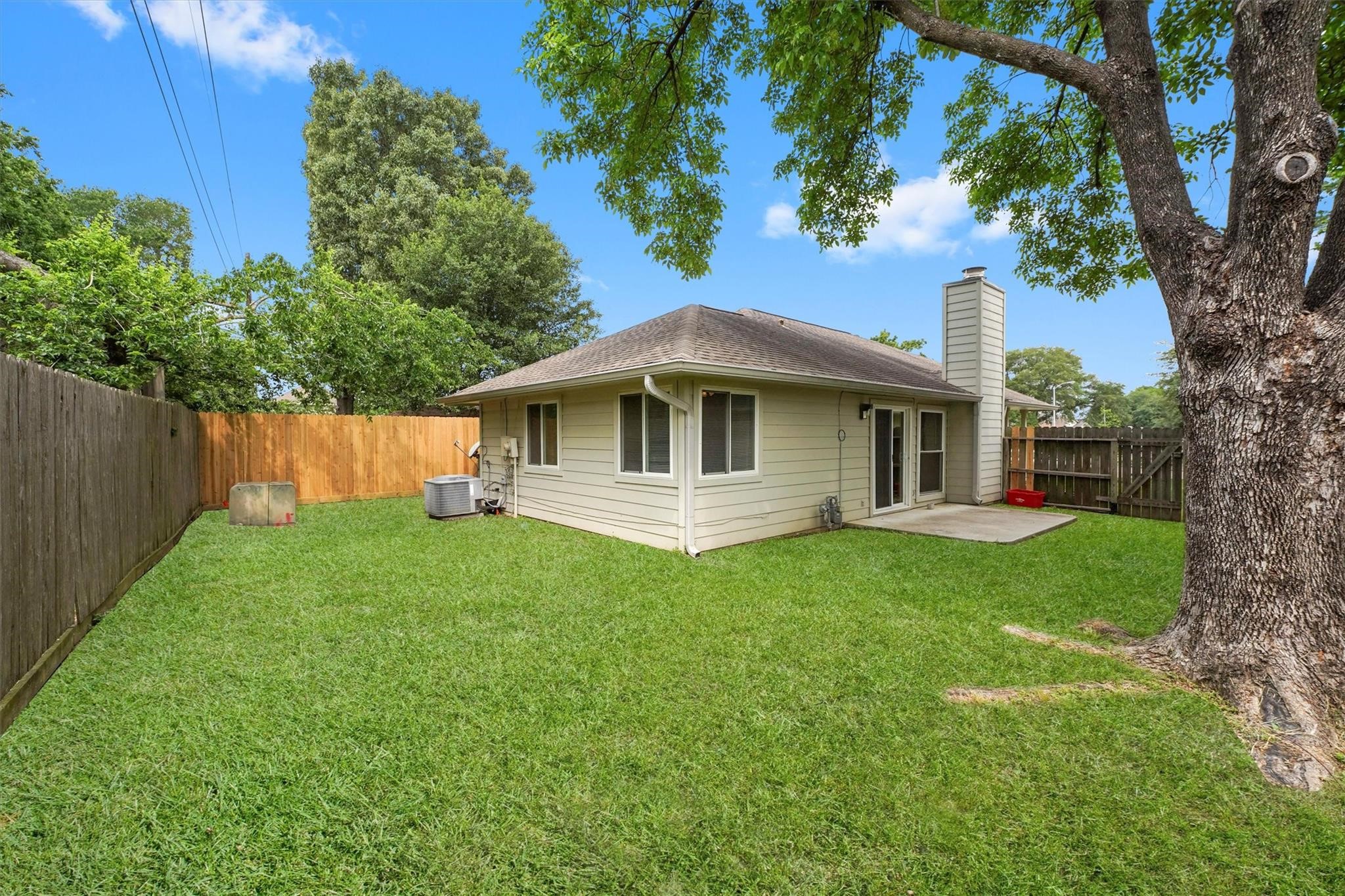 9335 Crescent Moon Drive Property Photo 15