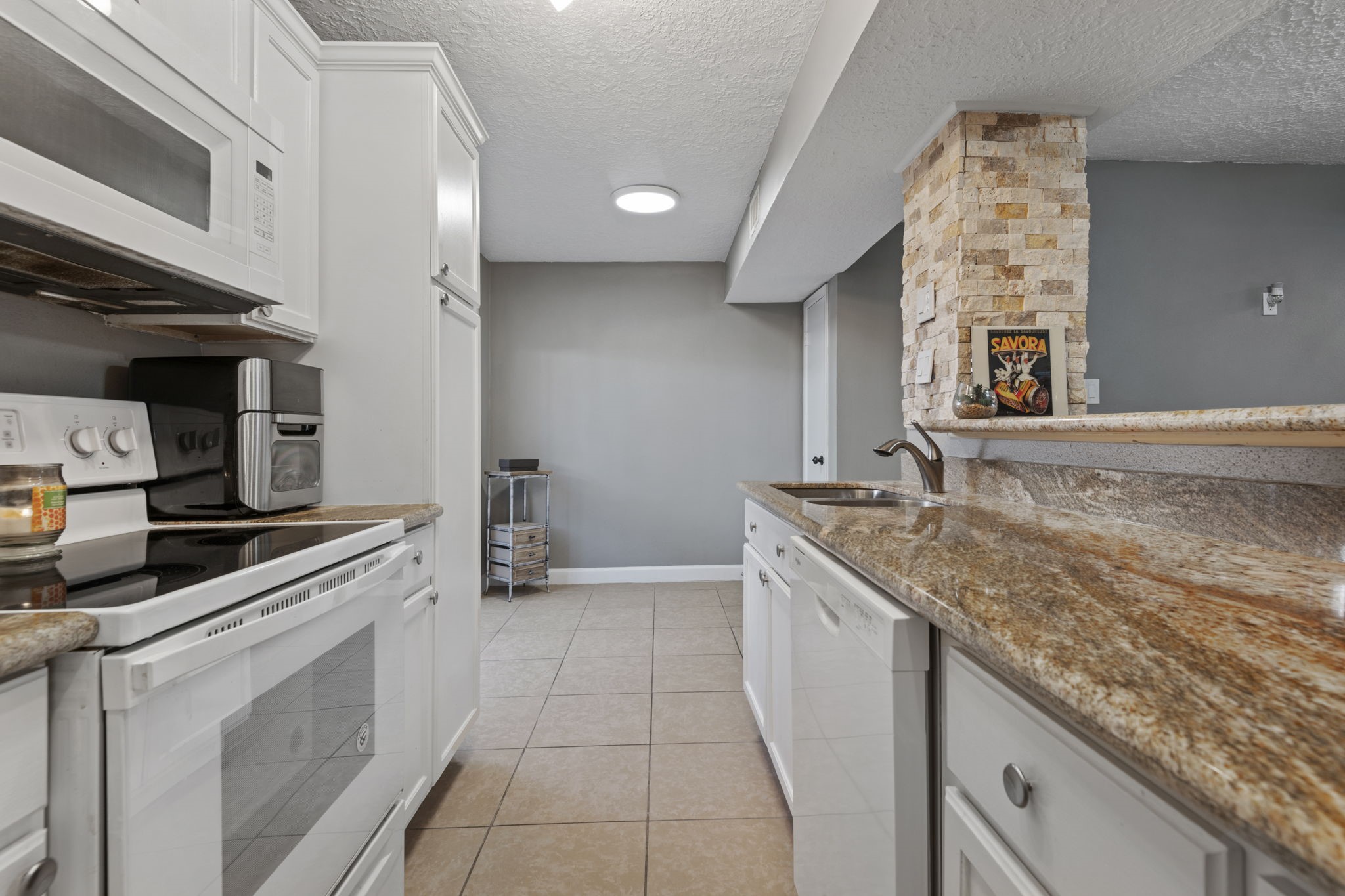 6111 Beverly Hill Street 50 Property Photo 6