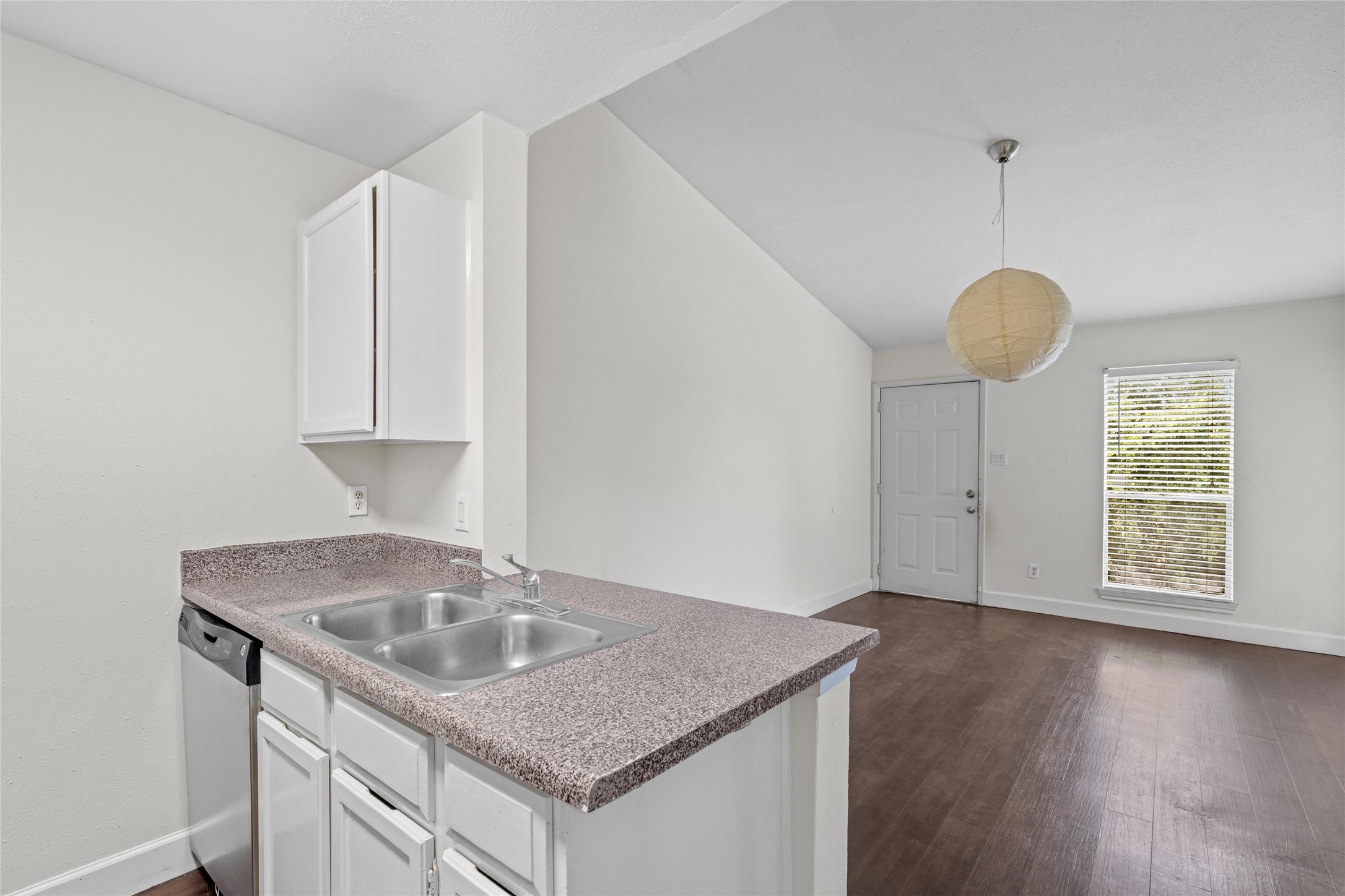 3900 Woodchase Drive 162 Property Photo 14