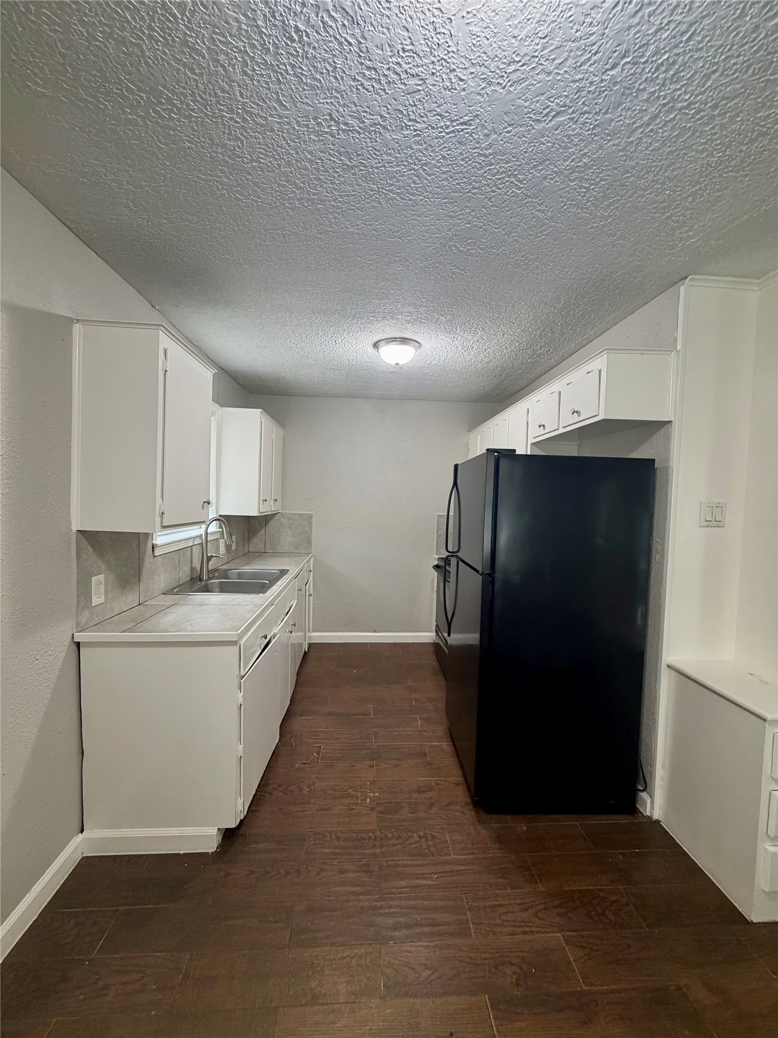 4827 Pine Avenue A Property Photo 5