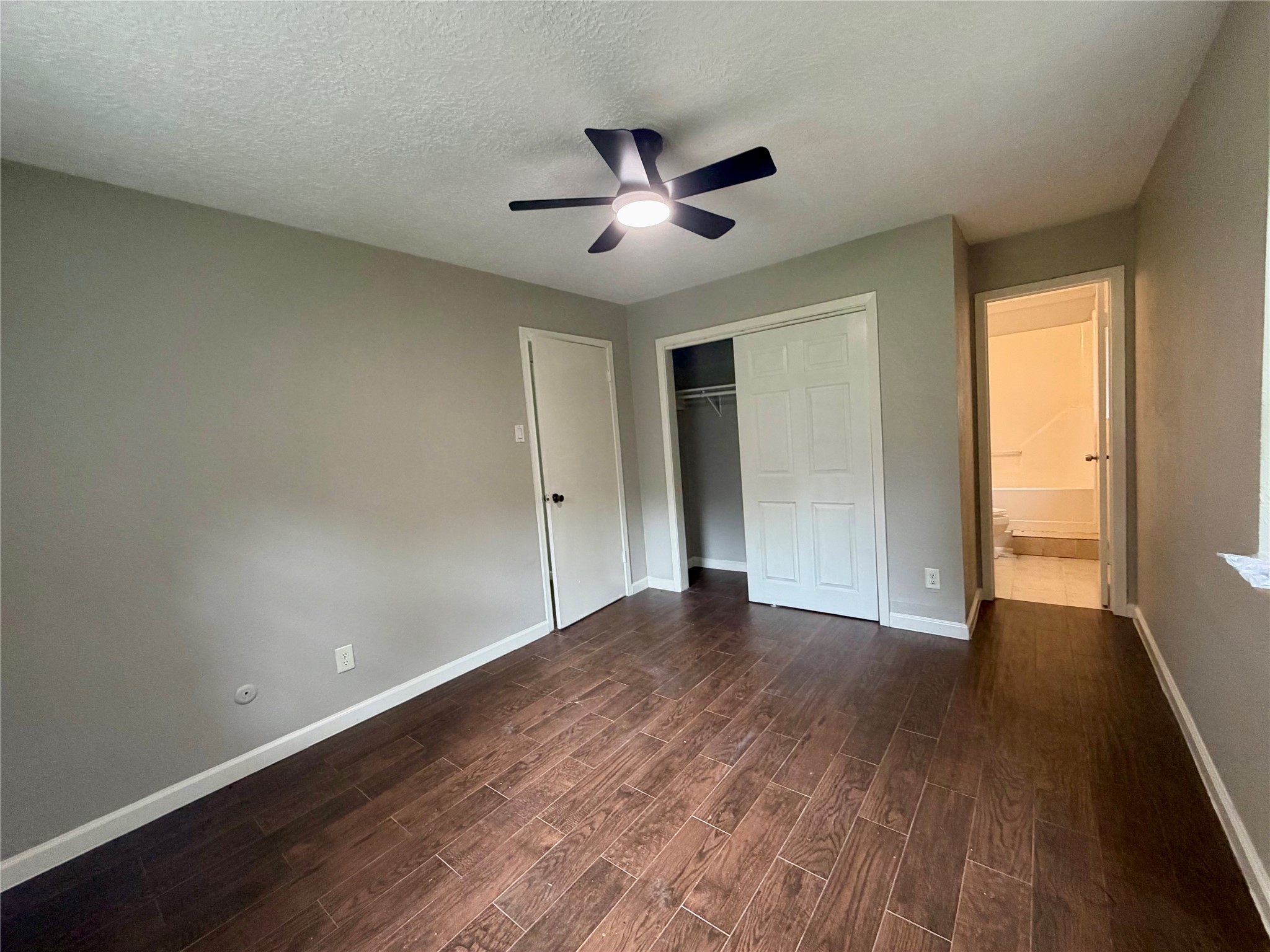 4827 Pine Avenue A Property Photo 9