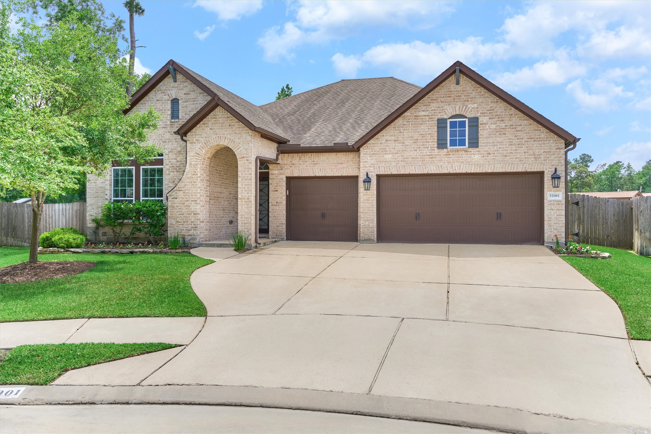 32001 Birch Briar Court Property Photo 1