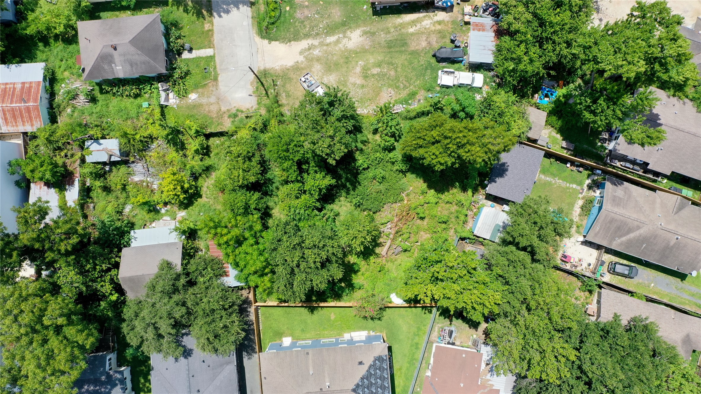 706 Embry Street Property Photo 4