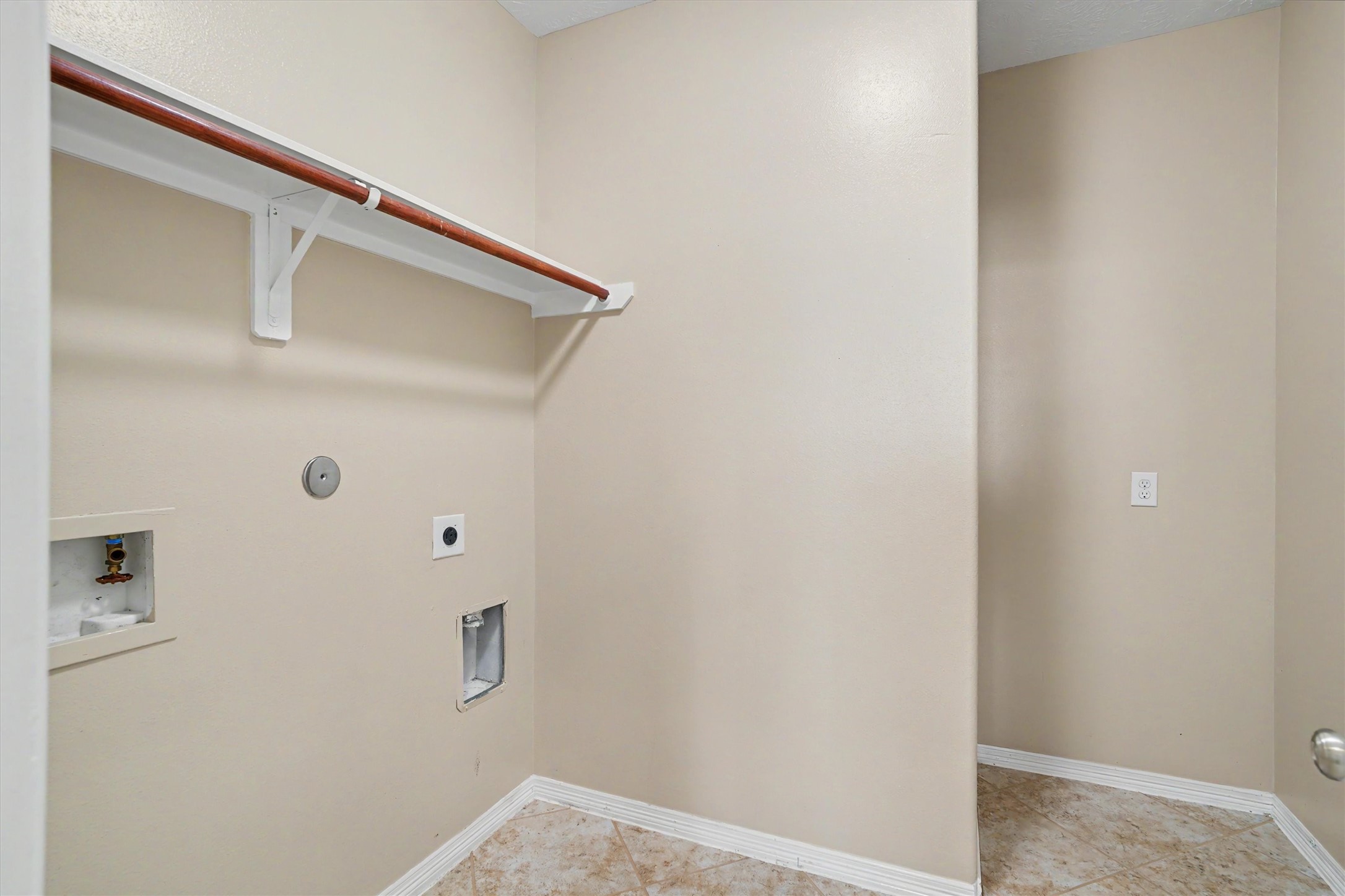 2875 Torano Circle Property Photo 28
