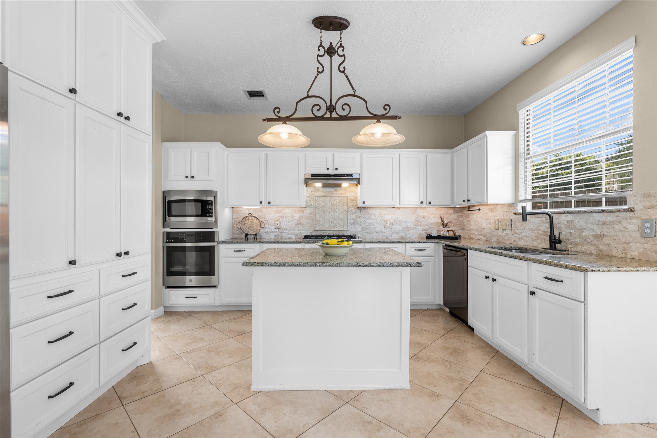 2212 Palm Lagoon Drive Property Photo 12