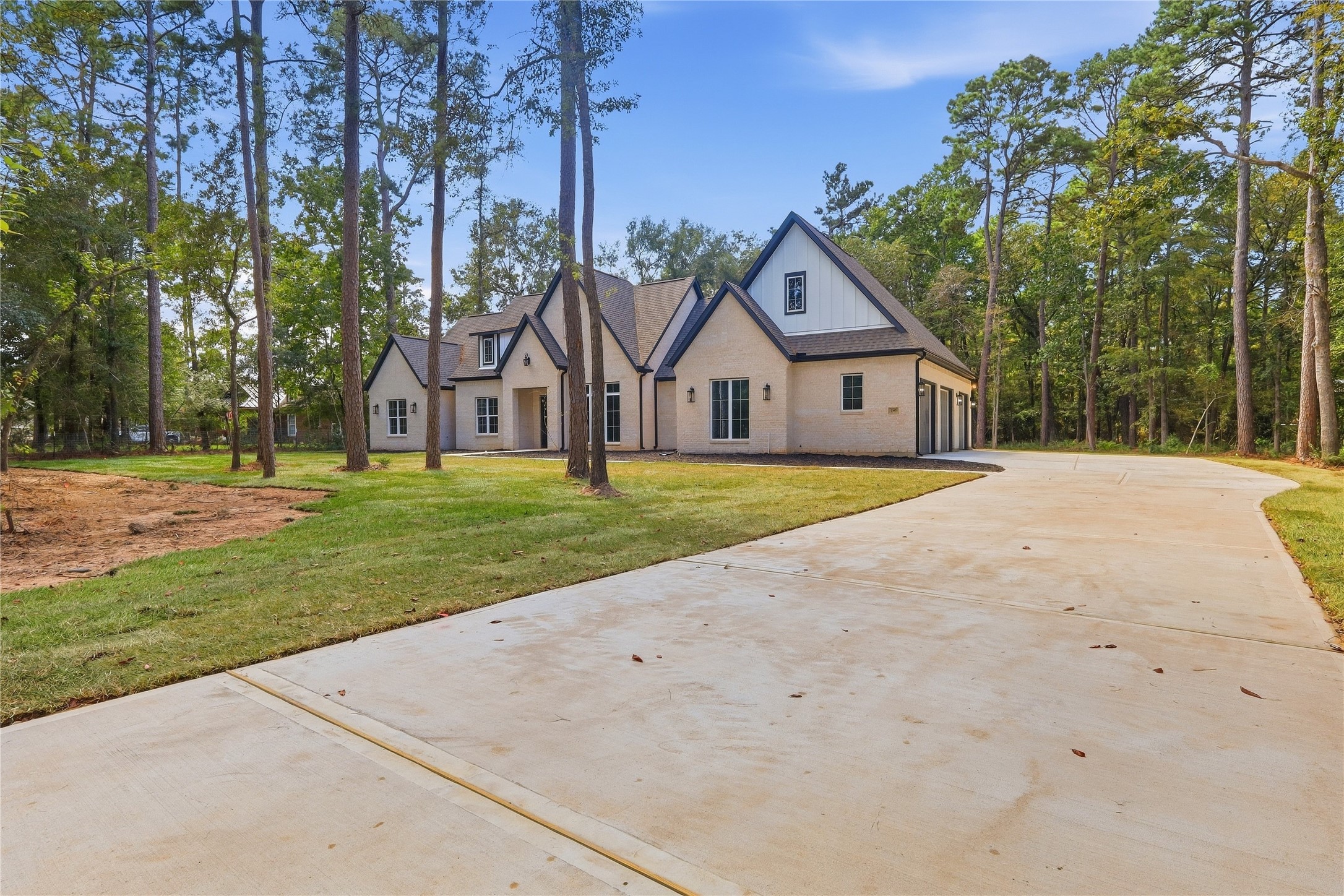 207 Creekside Property Photo 2