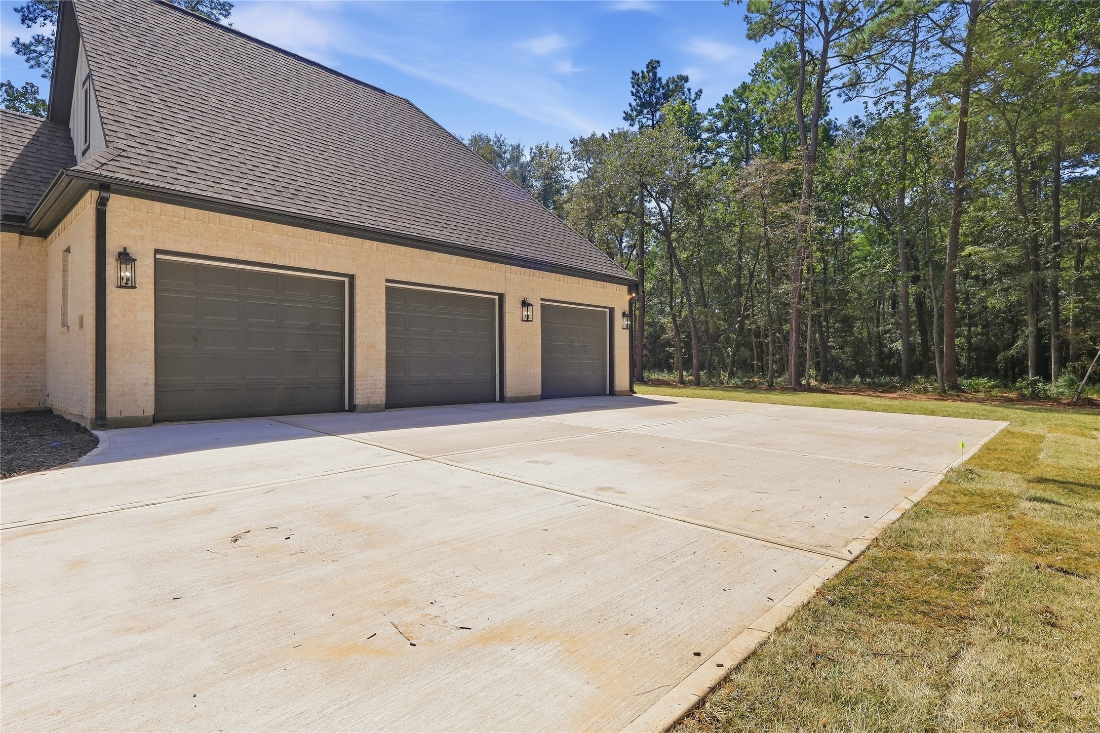207 Creekside Property Photo 3